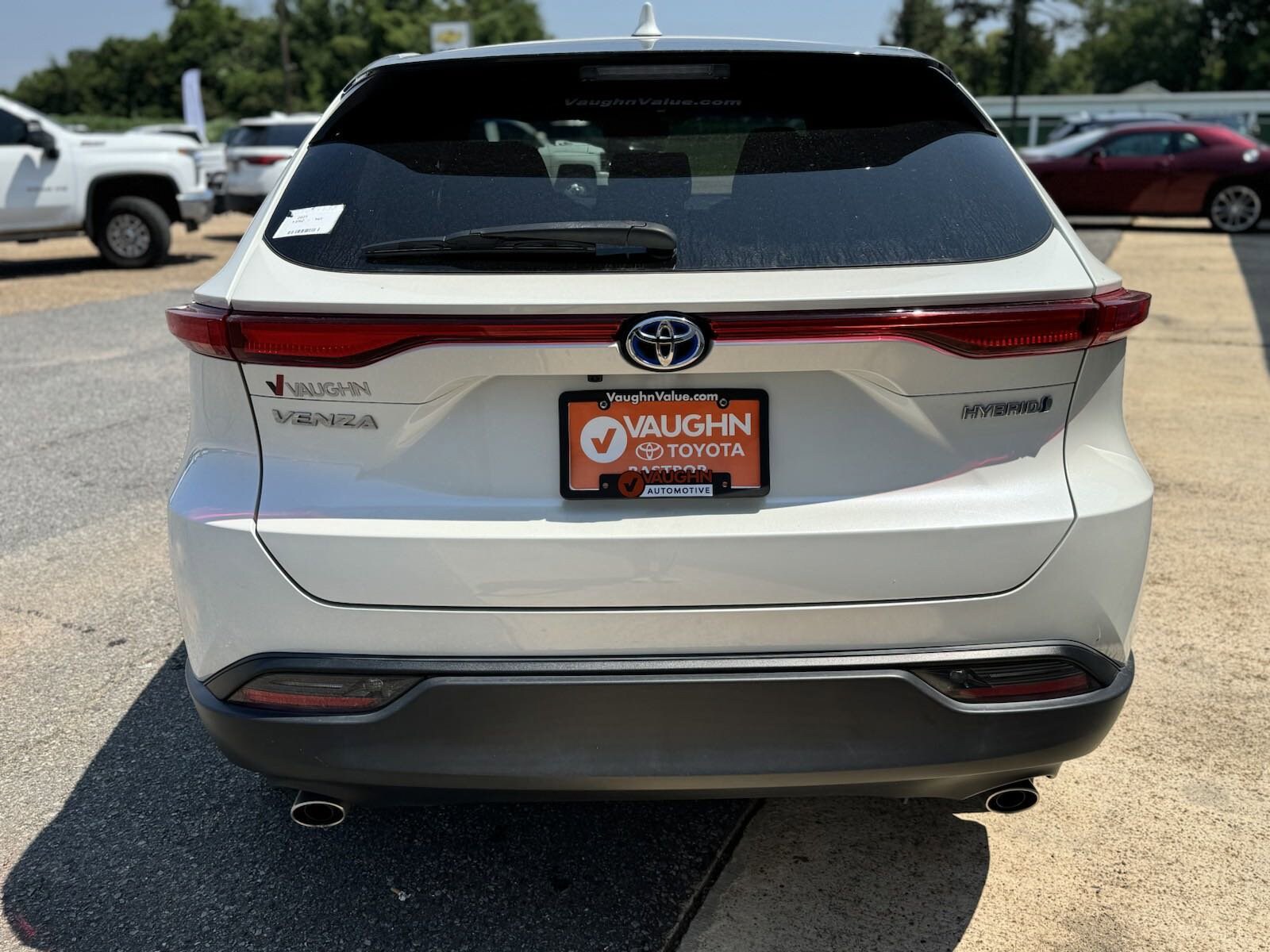 2021 Toyota Venza LE photo 4