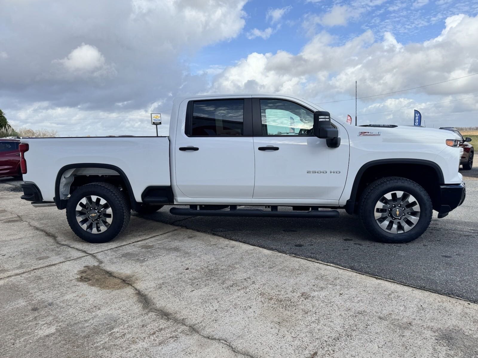 2025 Chevrolet Silverado 2500HD Custom photo 4