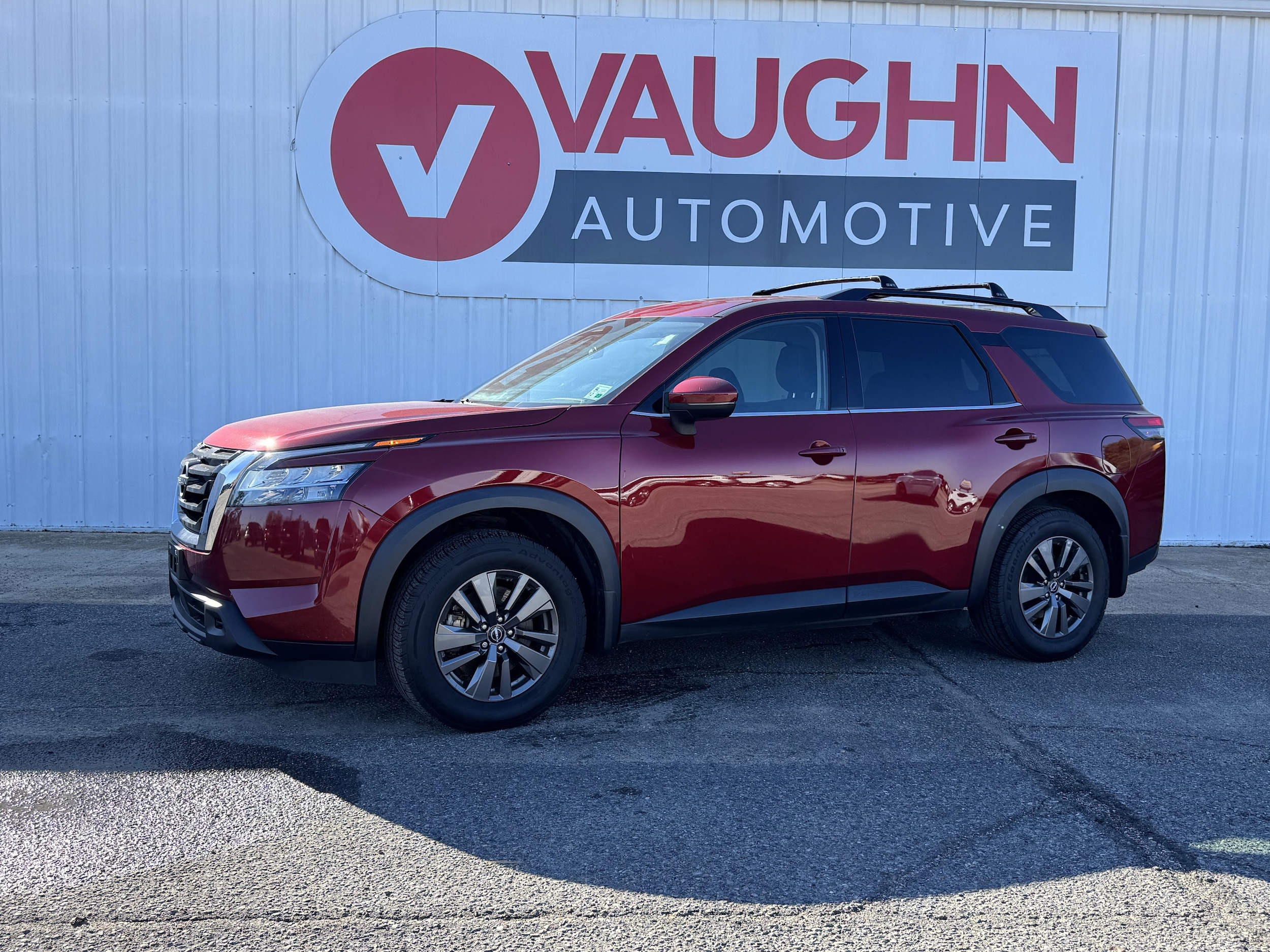 2022 Nissan Pathfinder SV's photo