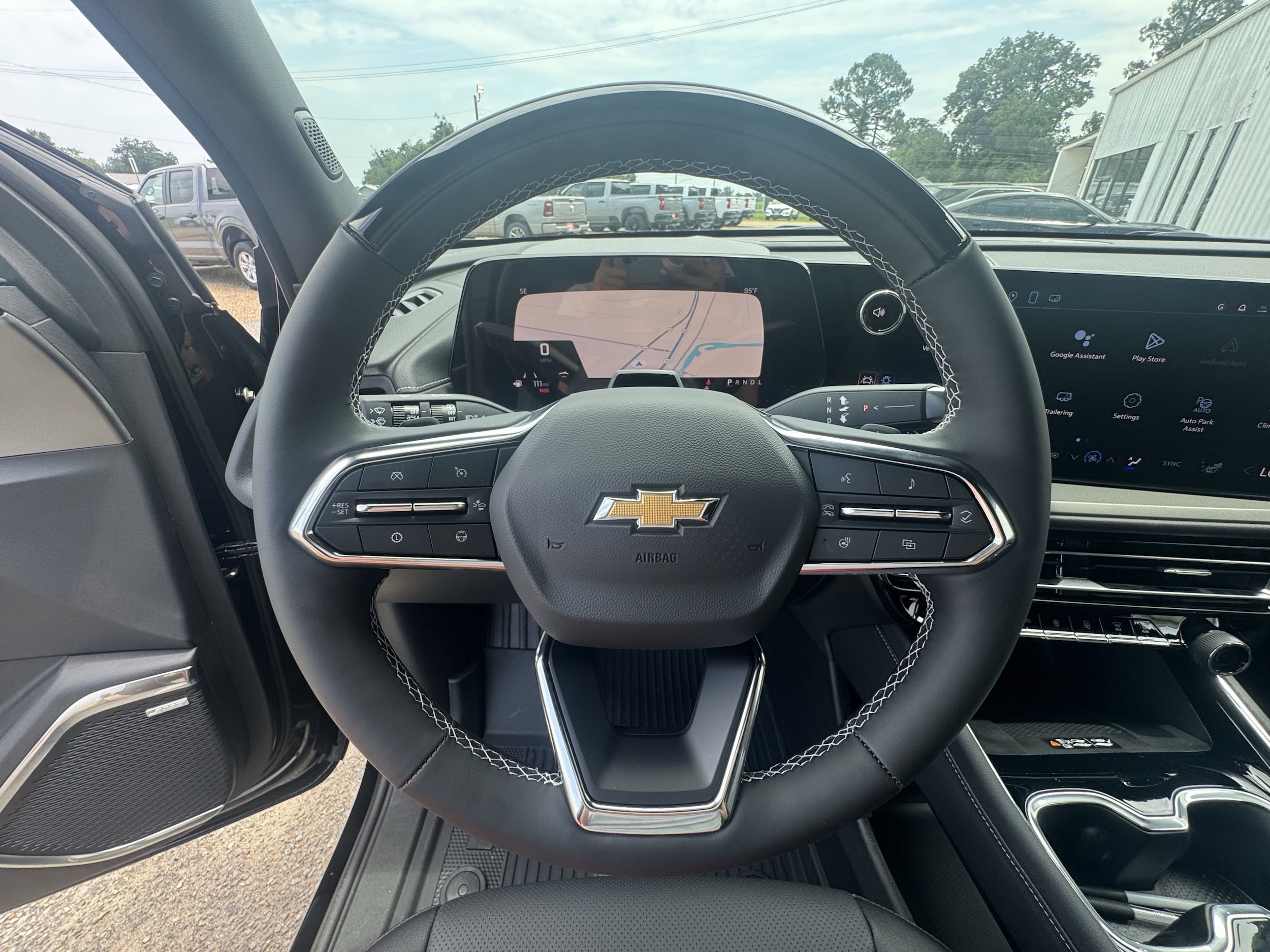 2025 Chevrolet Traverse LT - Photo 11