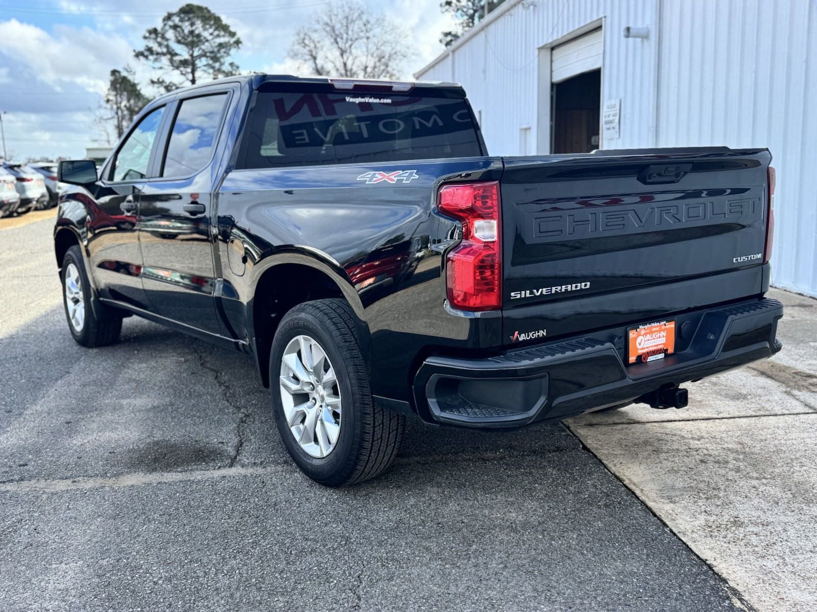 2024 Chevrolet Silverado 1500 Custom photo 3
