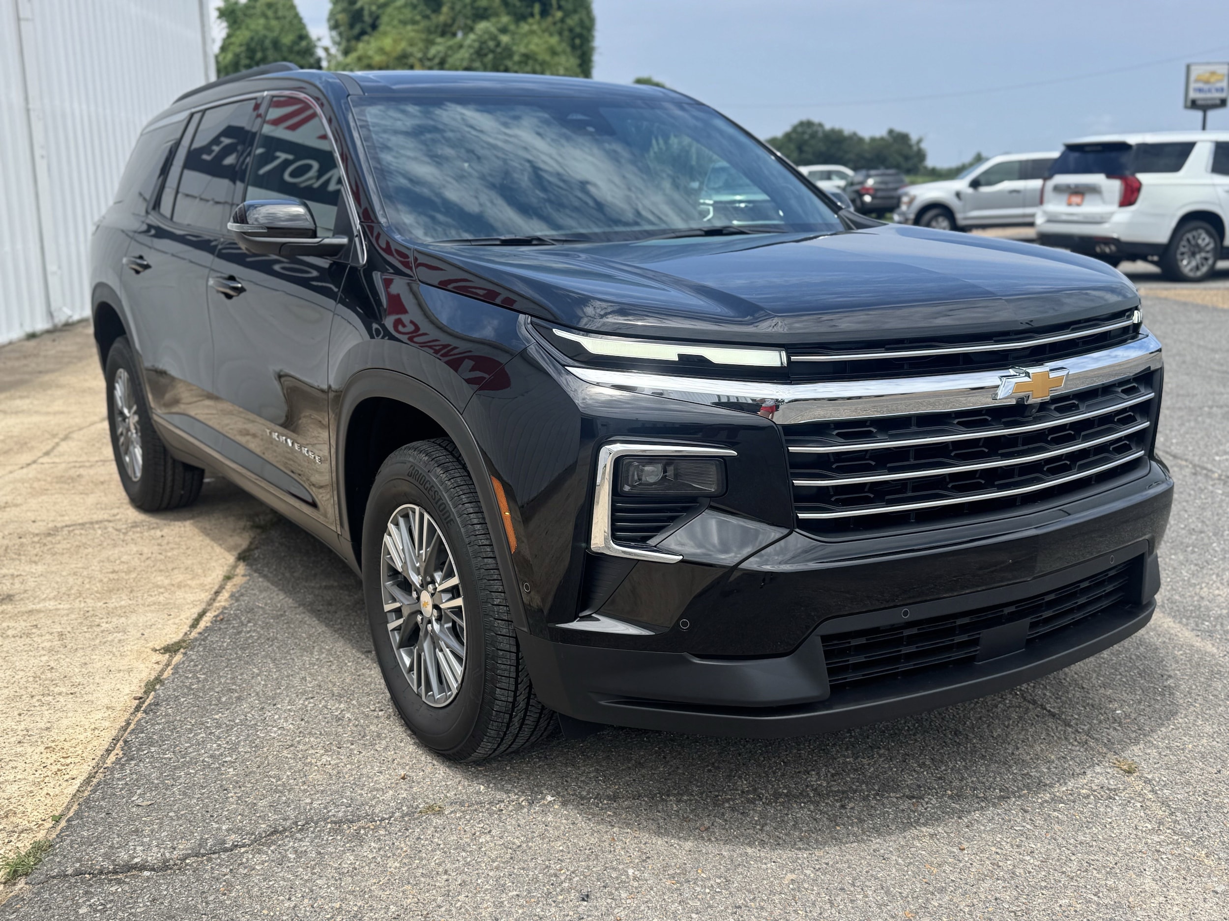 2025 Chevrolet Traverse LT - Photo 6