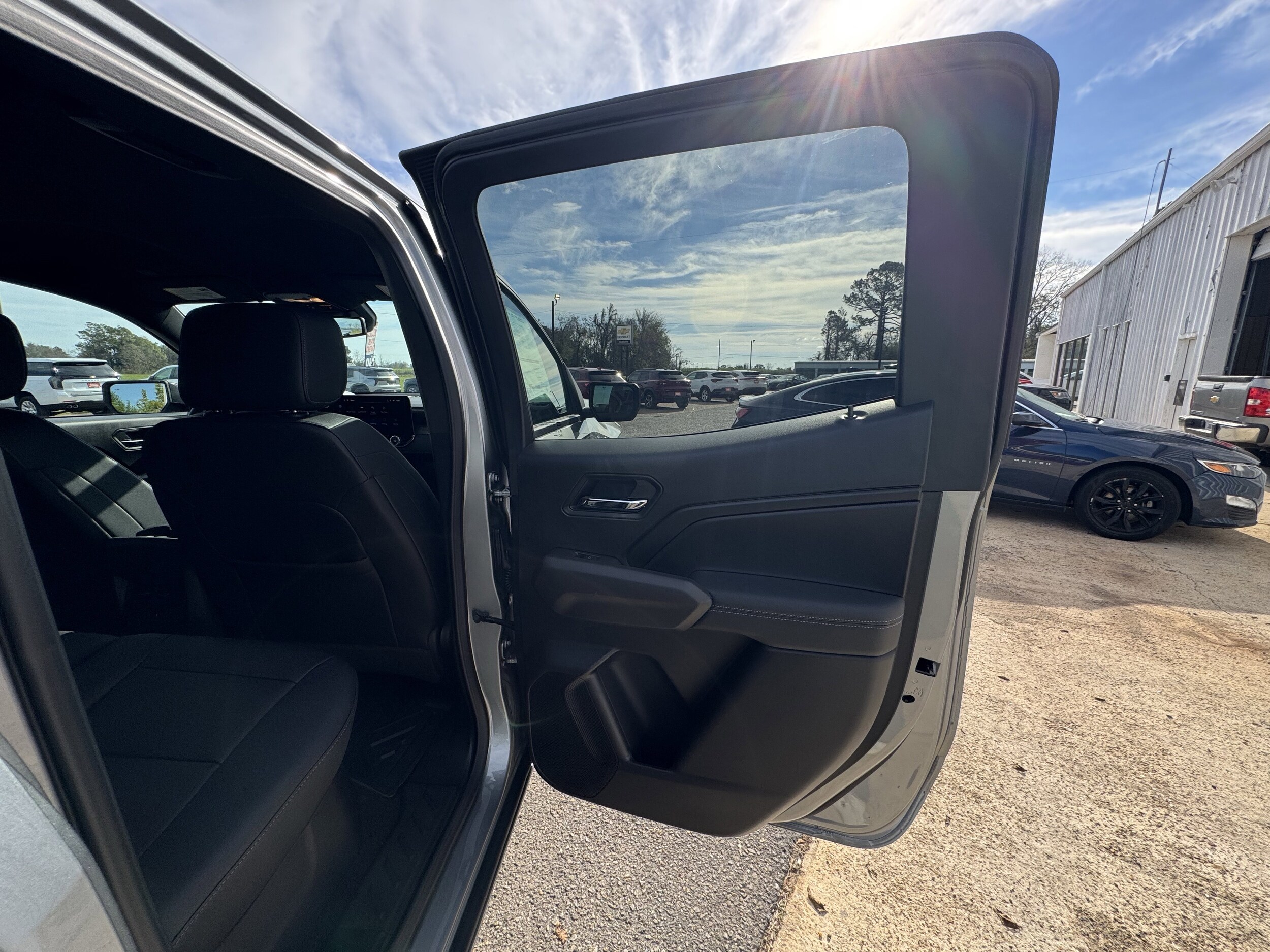 2026 Chevrolet Colorado LT - Photo 17