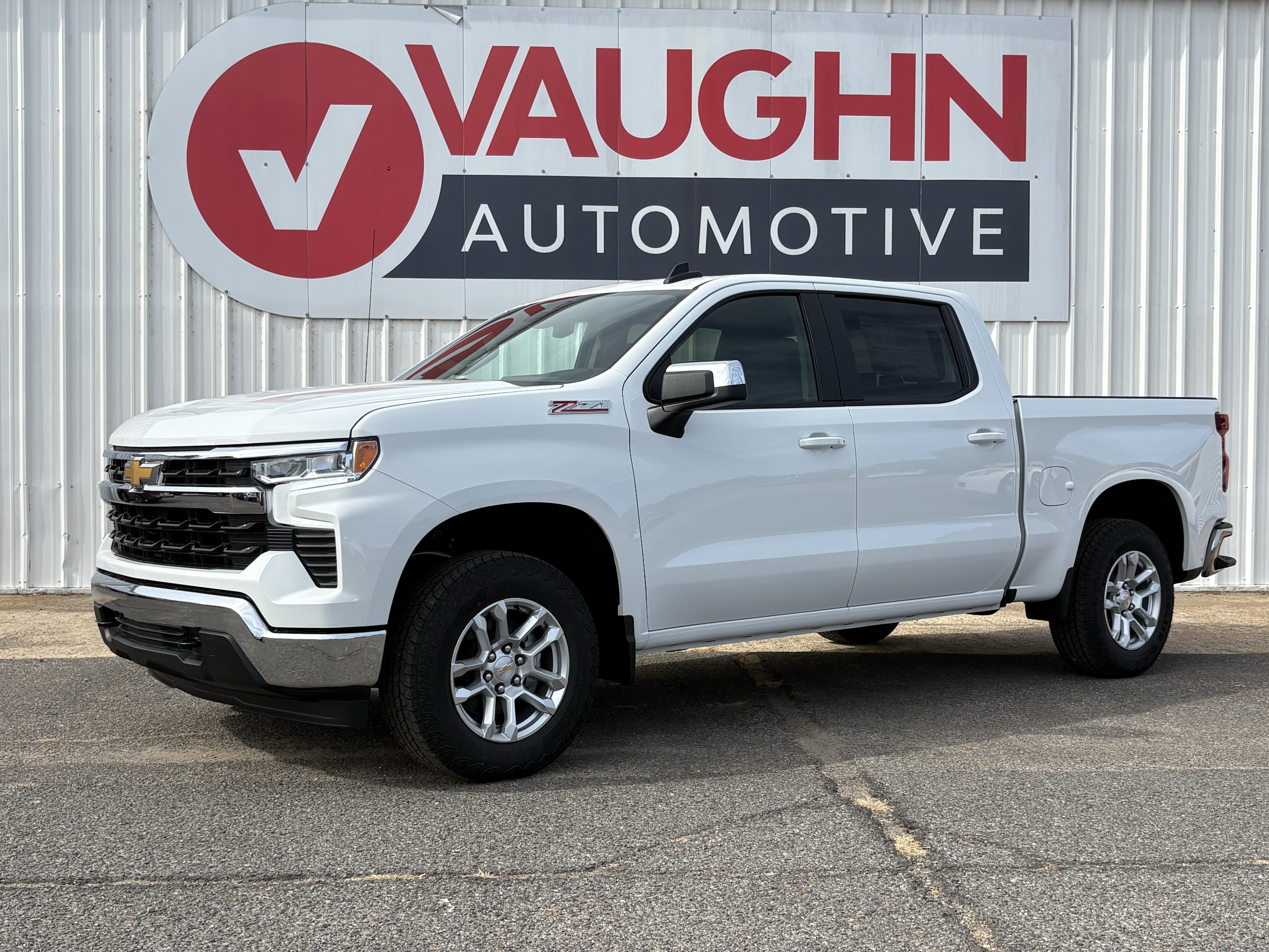 New 2026 Chevrolet Silverado 1500 LT w/1LT Truck Crew Cab