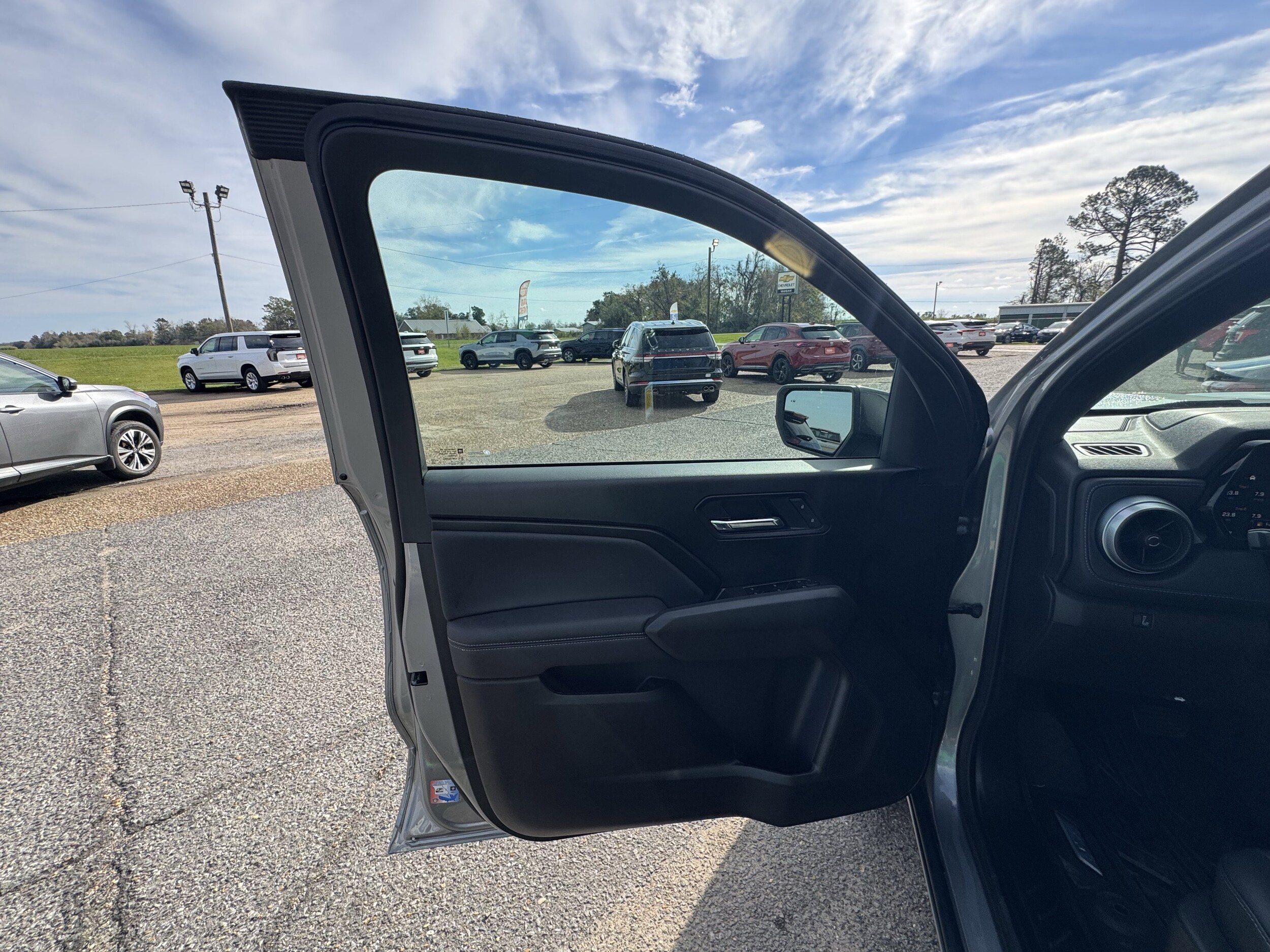 2026 Chevrolet Colorado LT - Photo 9