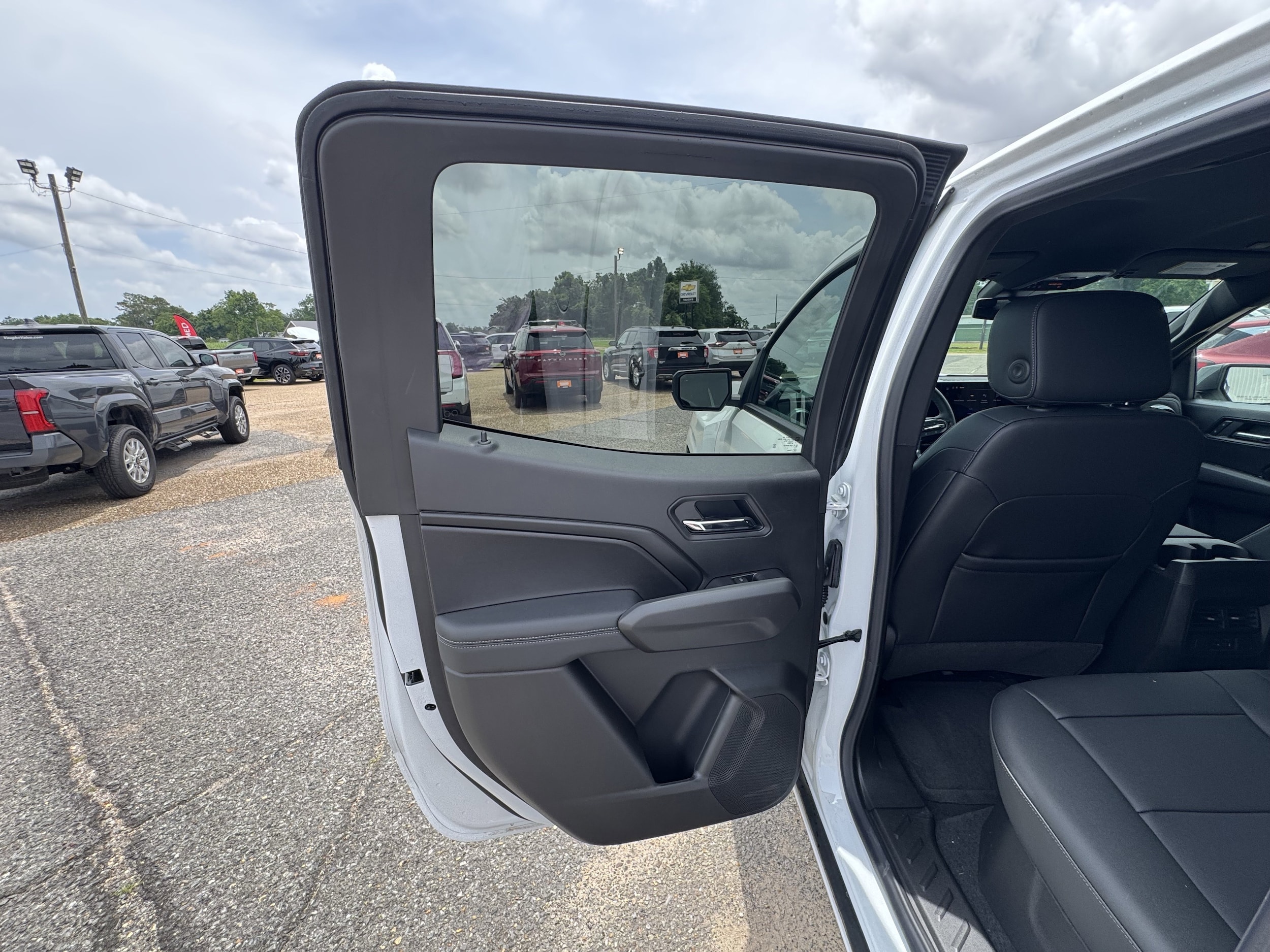 2026 Chevrolet Colorado LT - Photo 15
