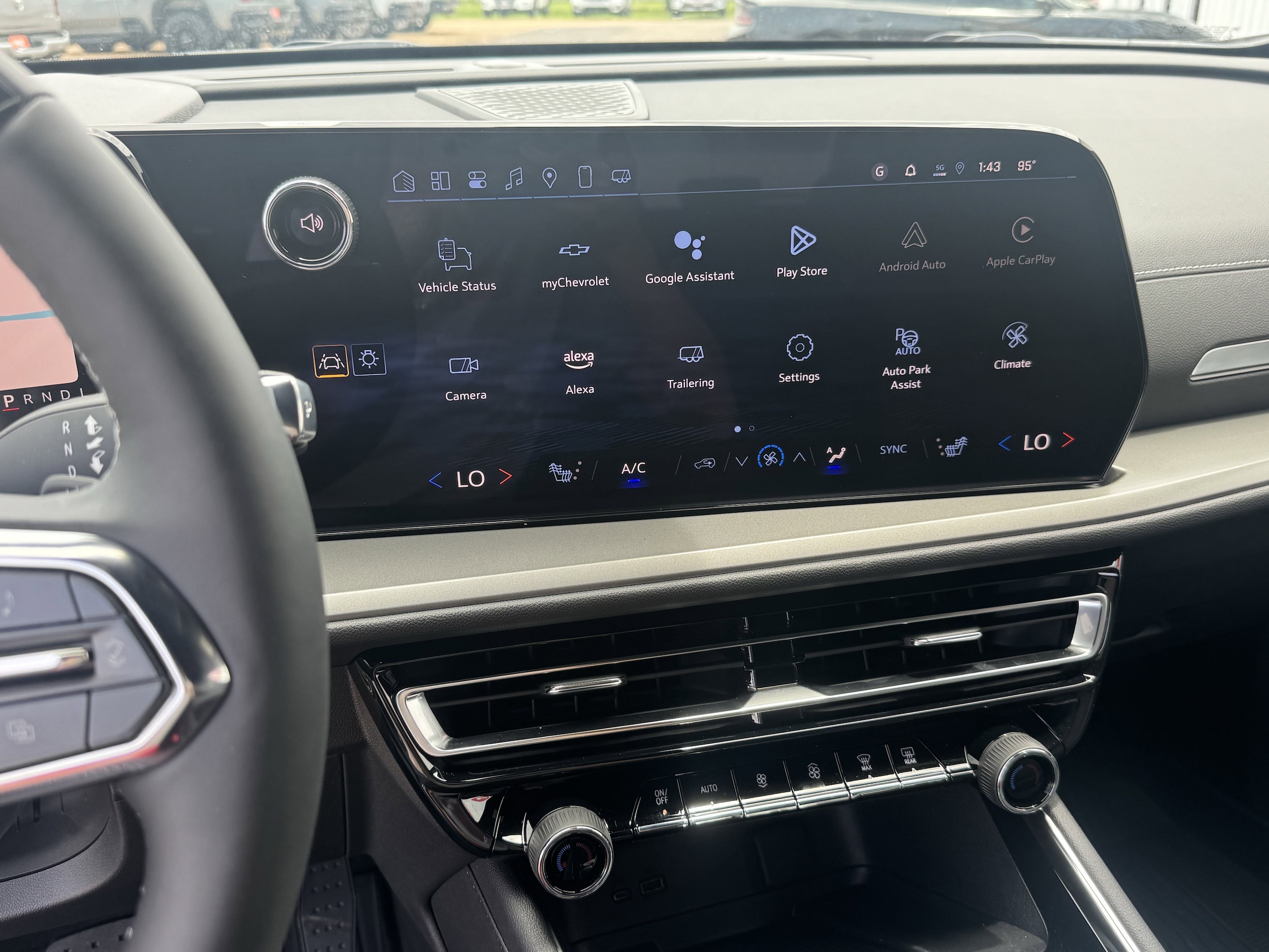 2025 Chevrolet Traverse LT - Photo 14