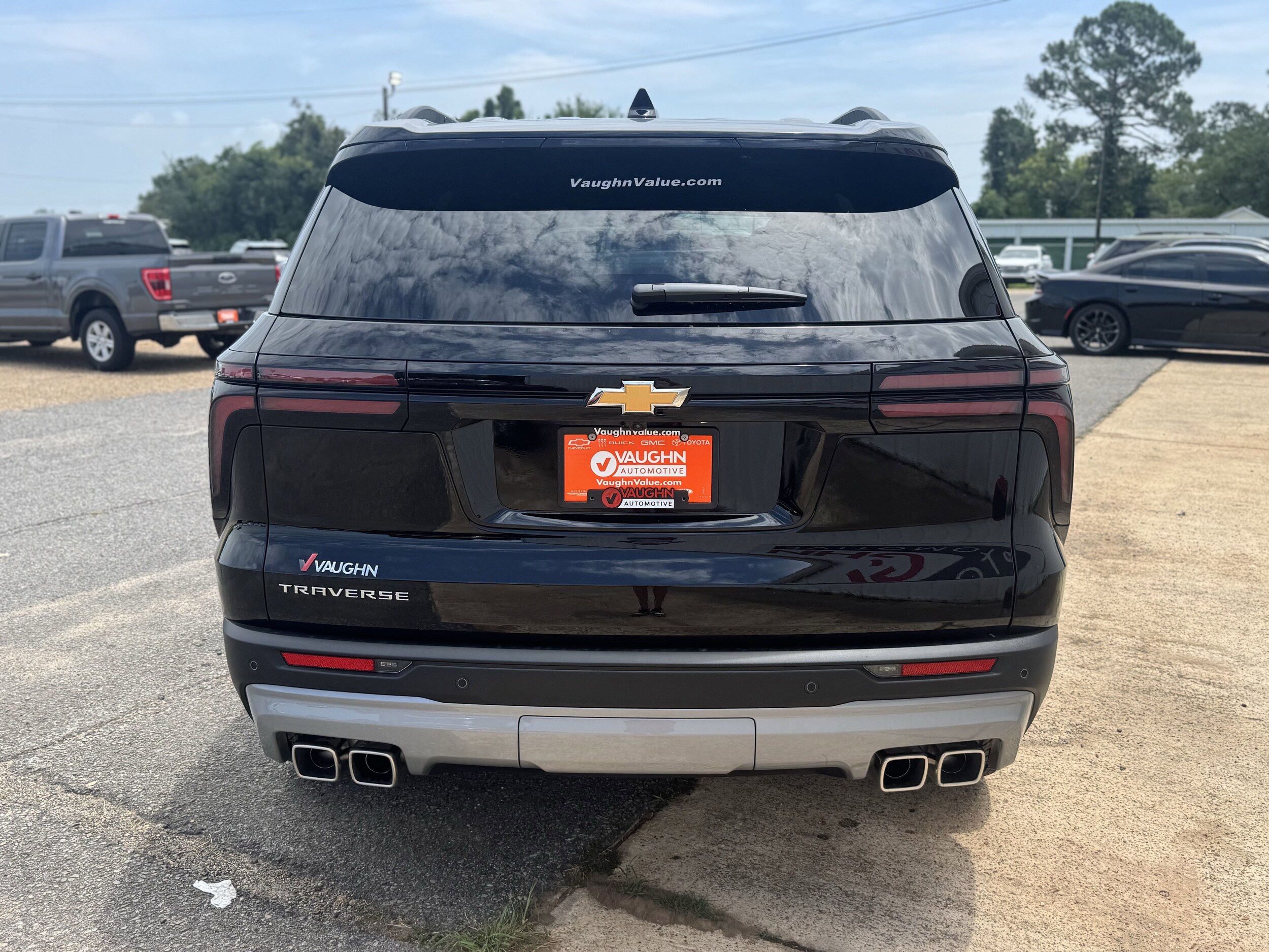 2025 Chevrolet Traverse photo 4