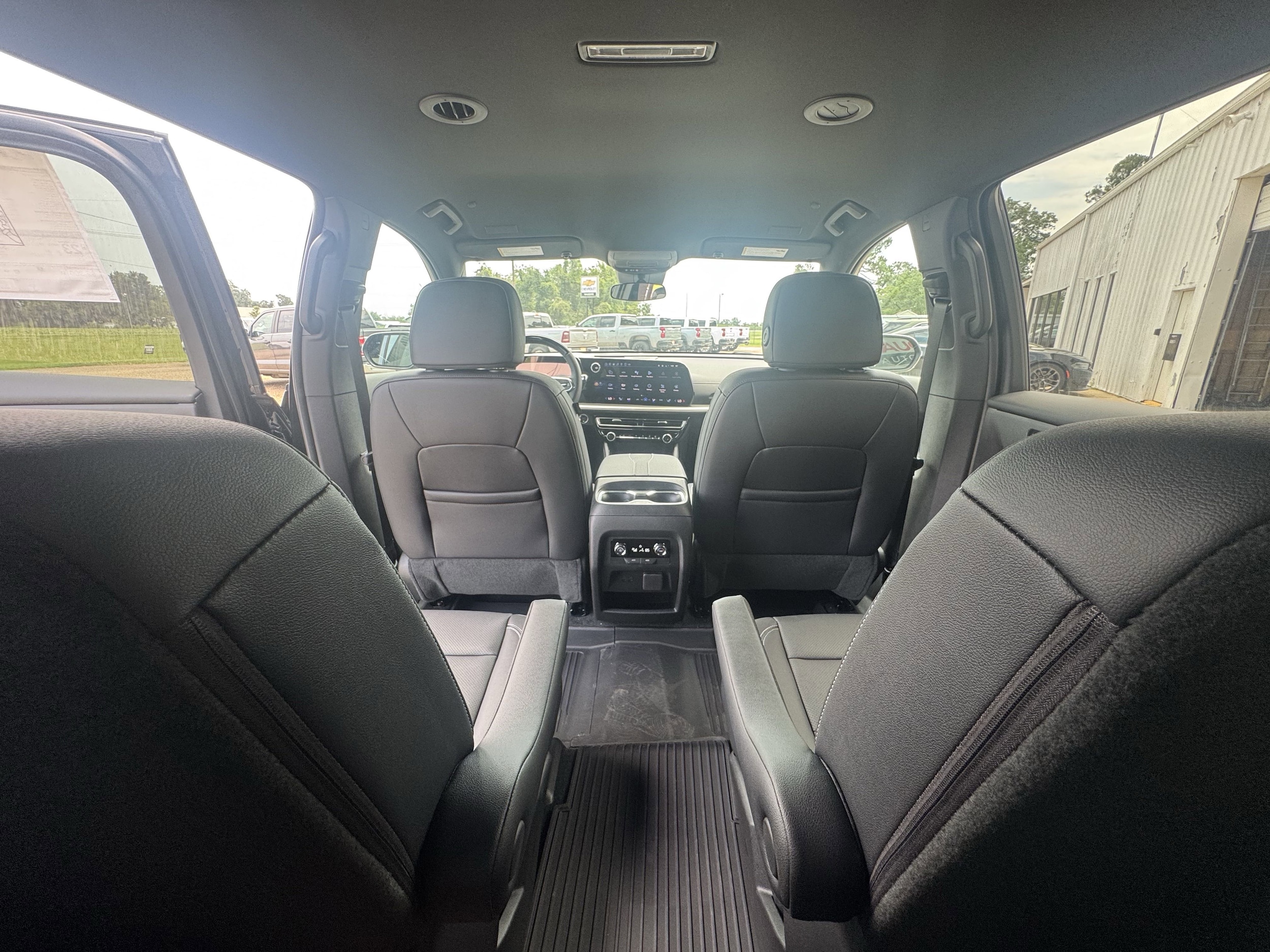2025 Chevrolet Traverse LT - Photo 19