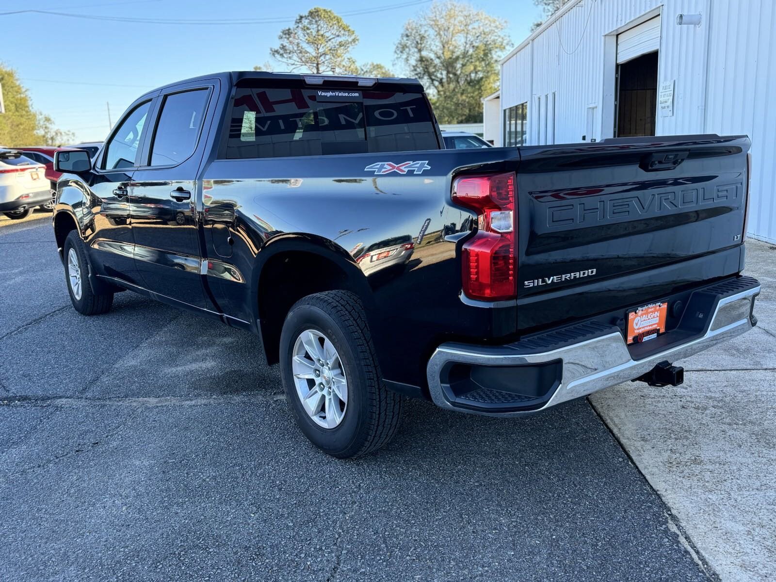 2024 Chevrolet Silverado 1500 LT photo 3