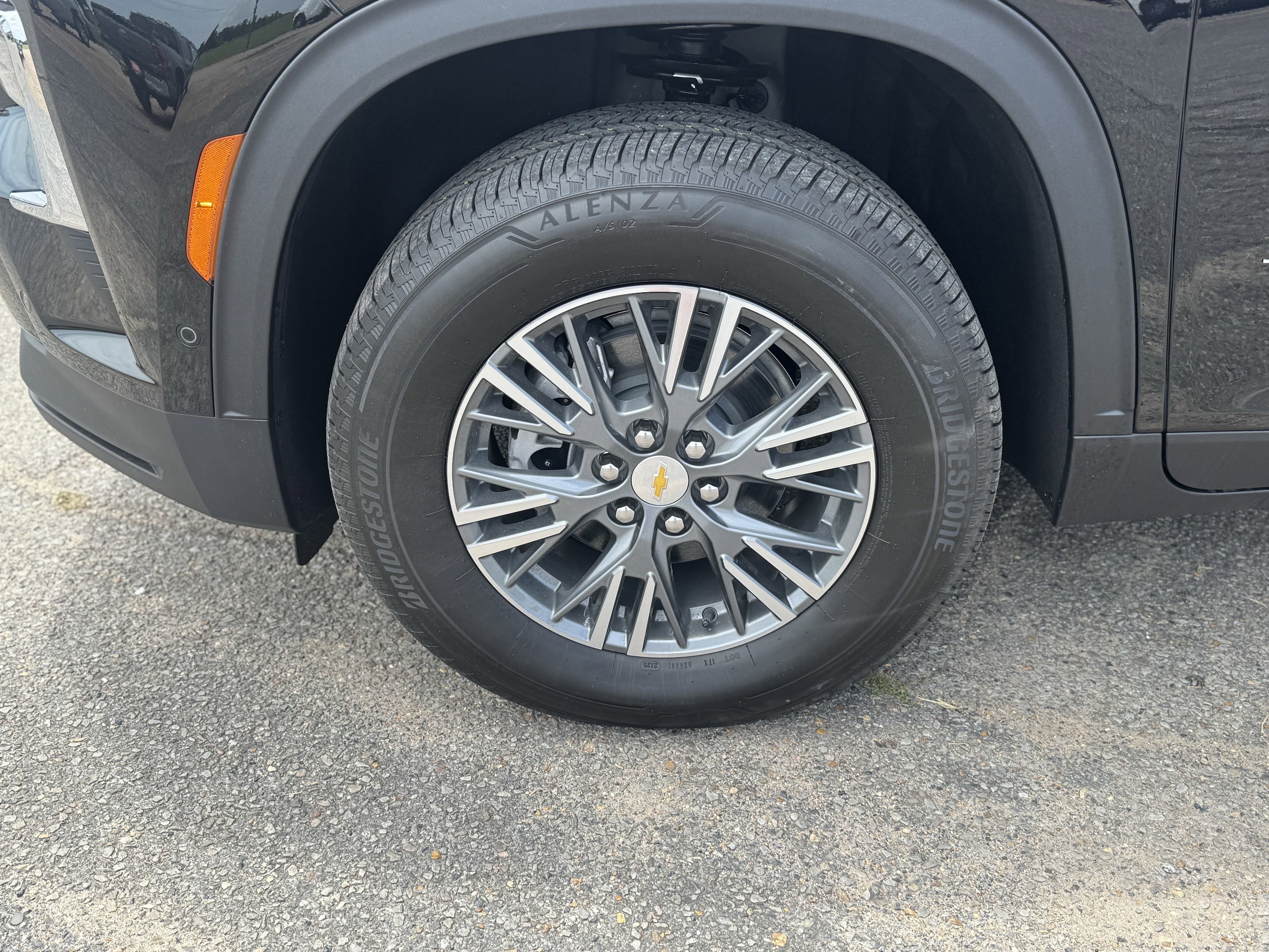 2025 Chevrolet Traverse LT - Photo 8