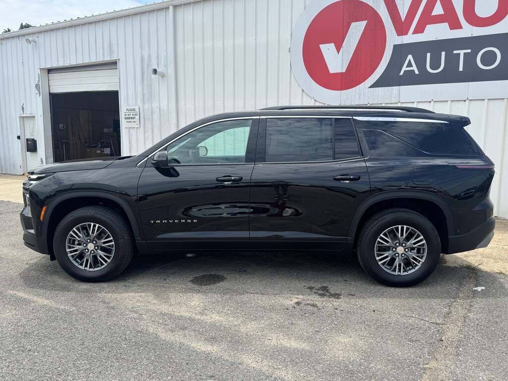 New 2025 Chevrolet Traverse LT SUV