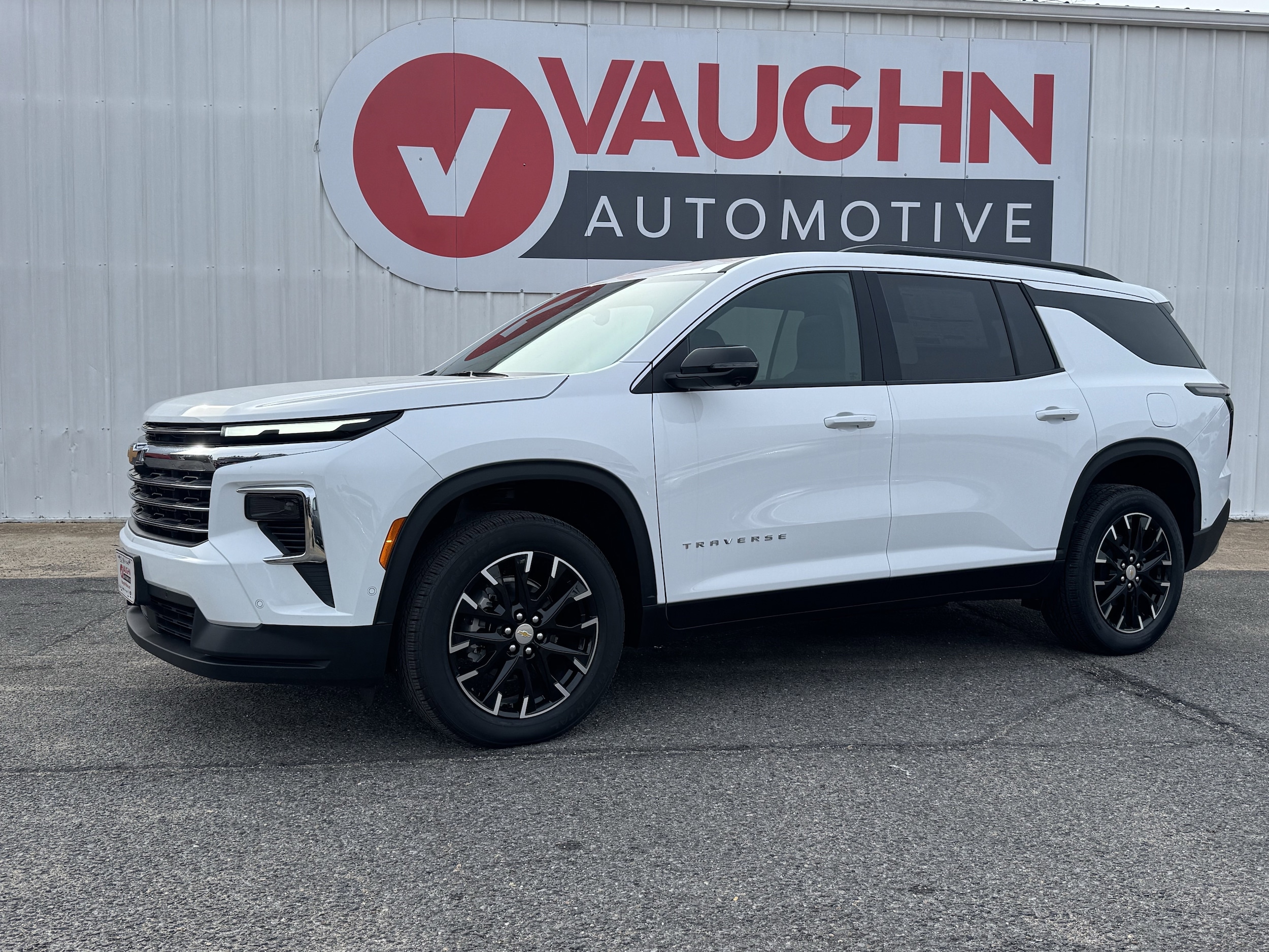 2025 Chevrolet Traverse LT's photo