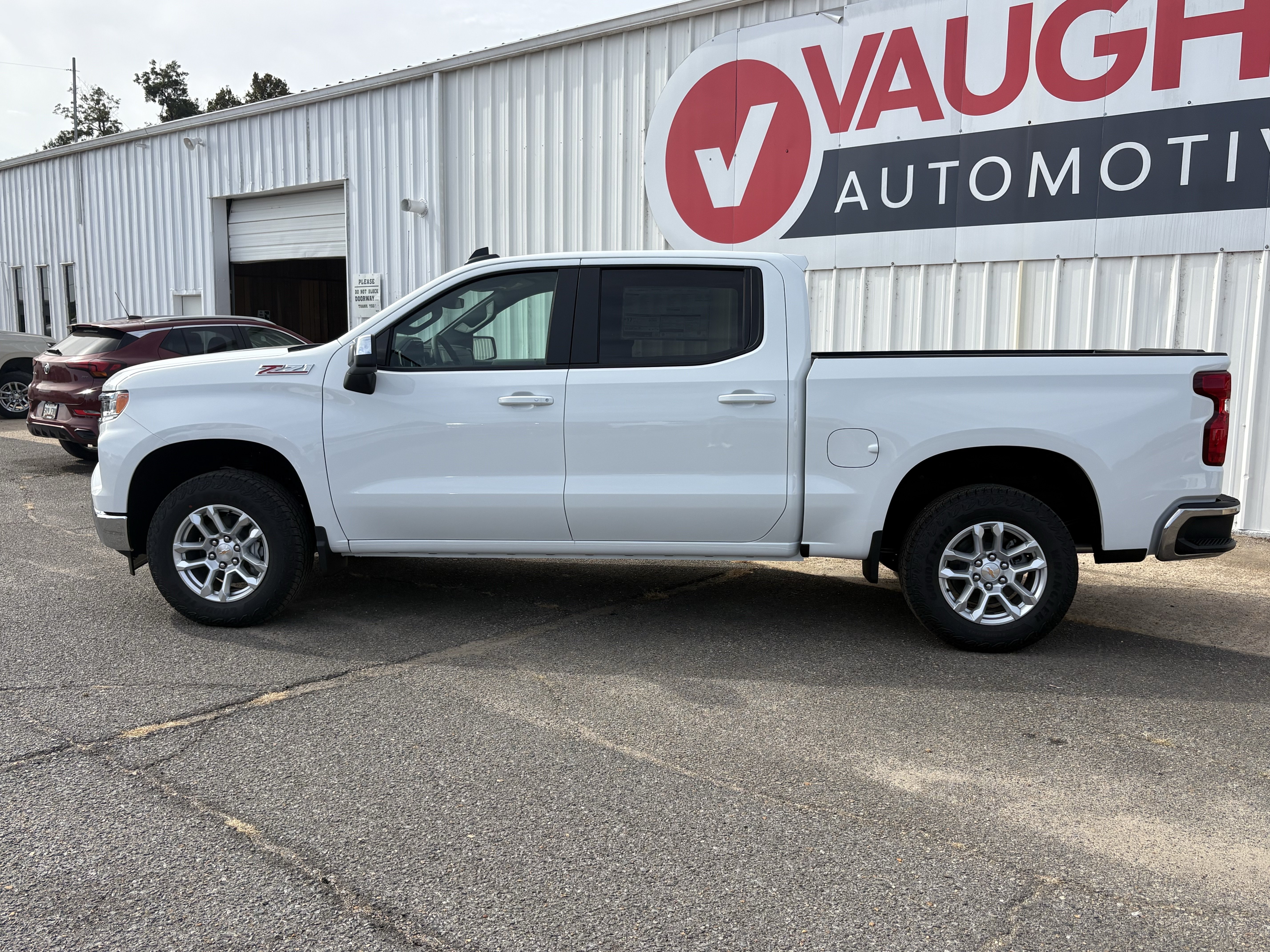 New 2026 Chevrolet Silverado 1500 LT w/1LT Truck Crew Cab