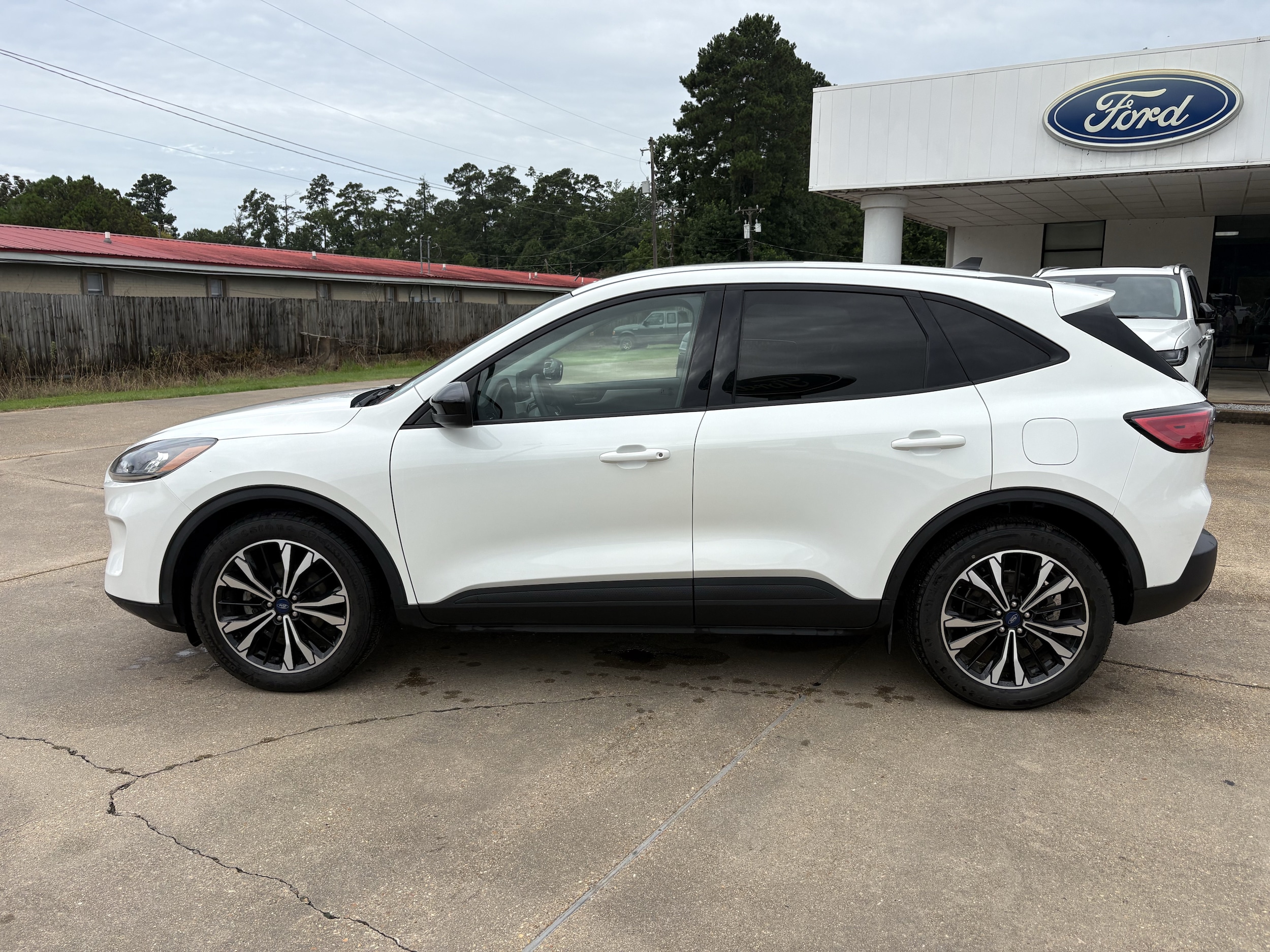 Used 2022 Ford Escape SE with VIN 1FMCU0G62NUB93629 for sale in Oakdale, LA