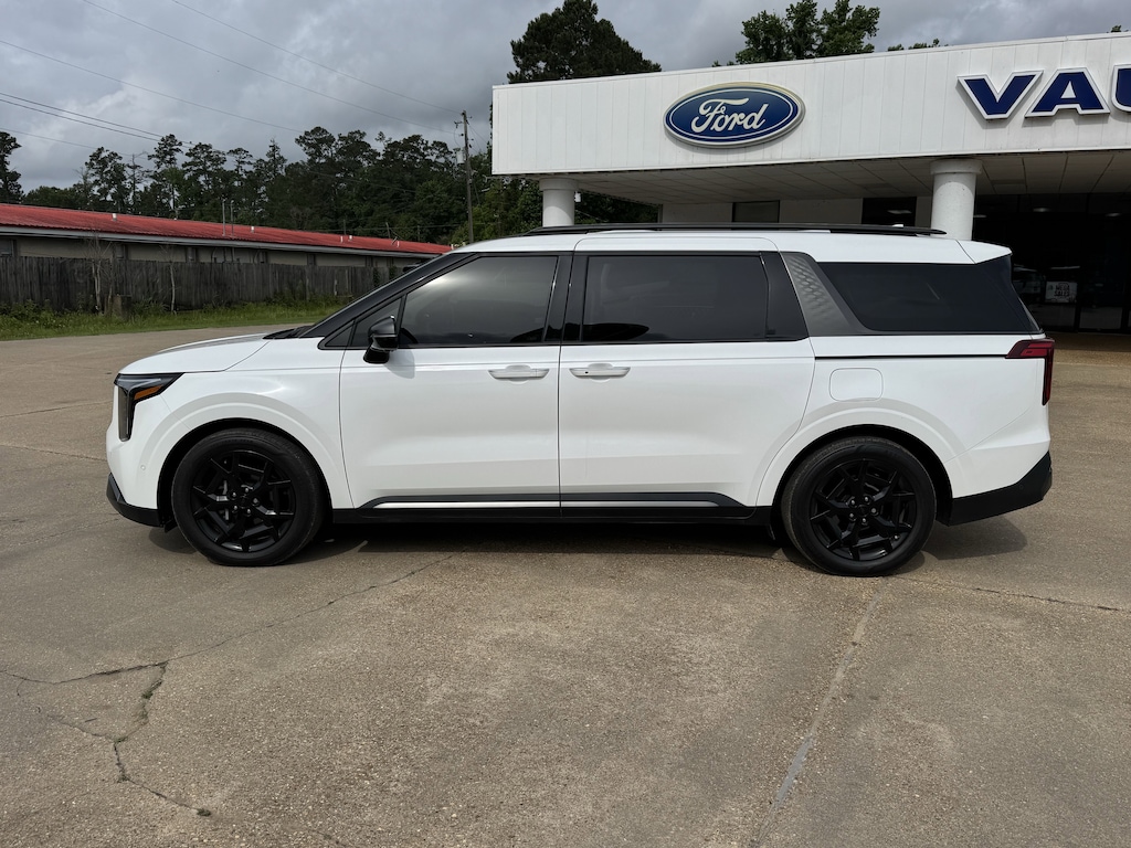 Used 2025 Kia Carnival SX Van Passenger Van