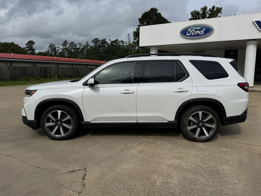 Used 2025 Honda Pilot Touring SUV