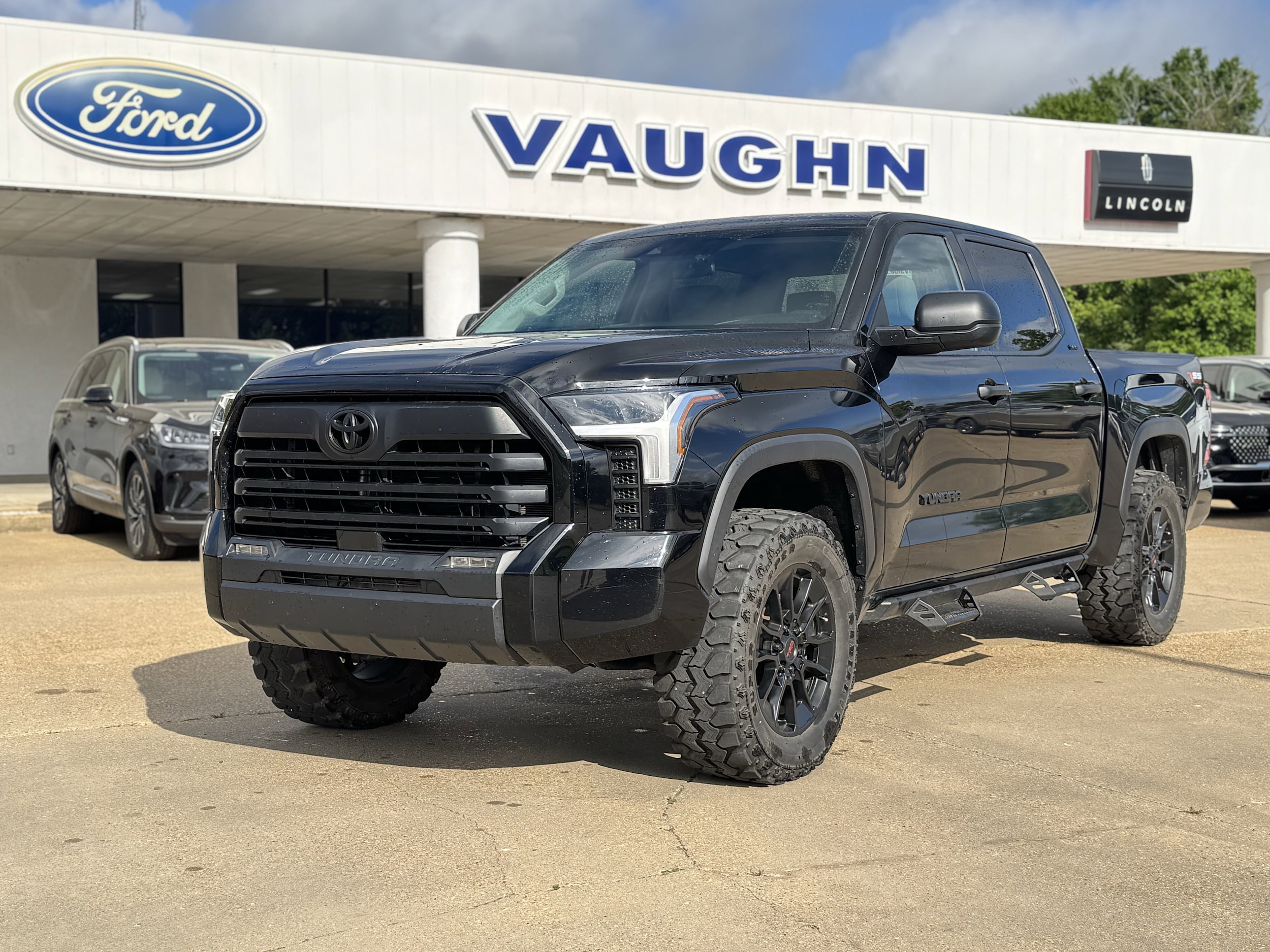 2023 Toyota Tundra Truck CrewMax 