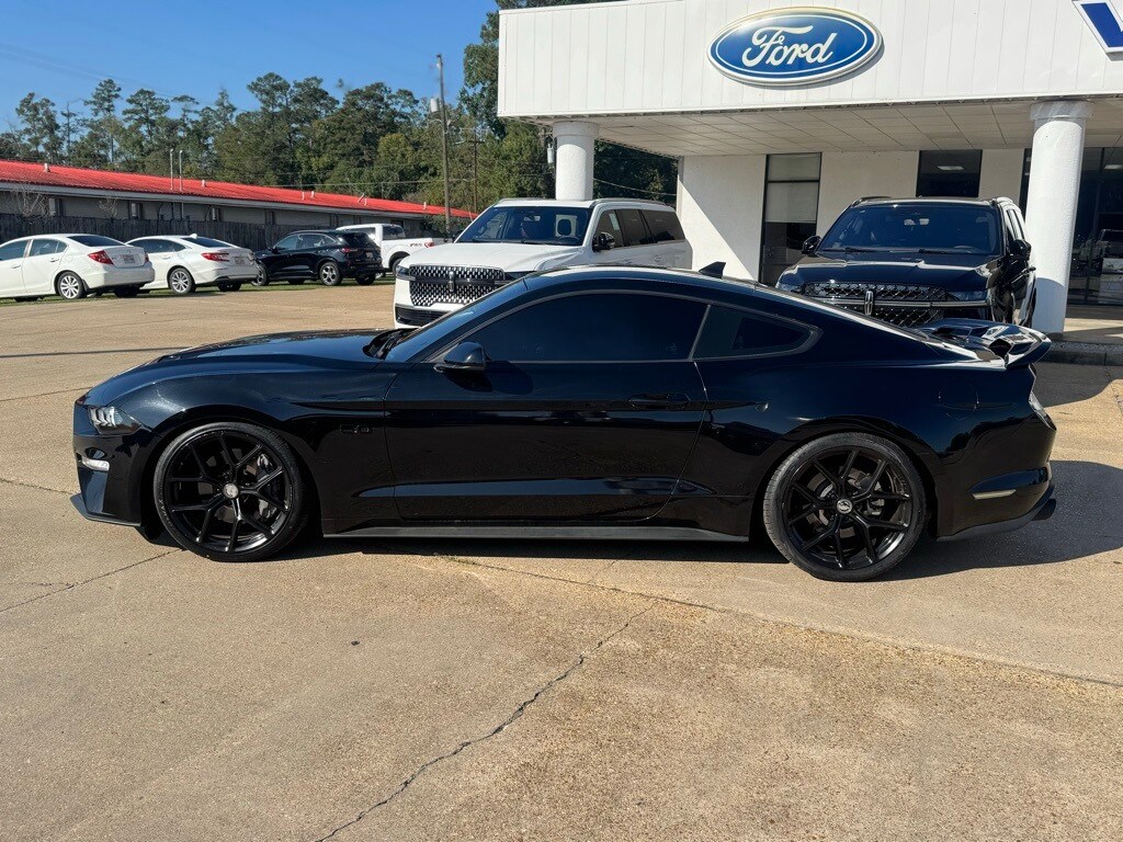 2022 Ford Mustang GT Premium photo 2