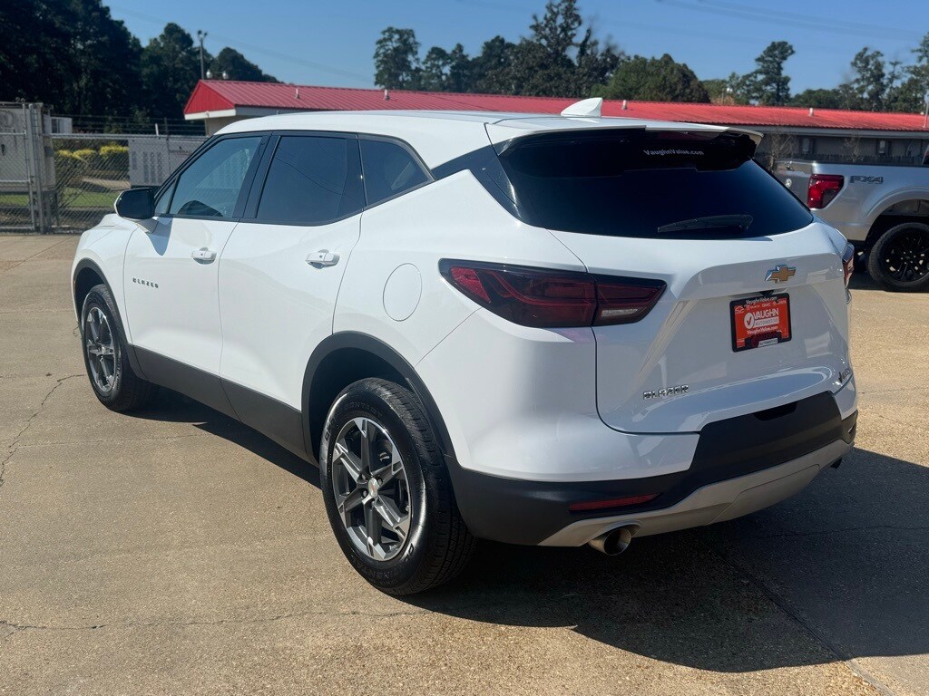 2025 Chevrolet Blazer 2LT photo 3