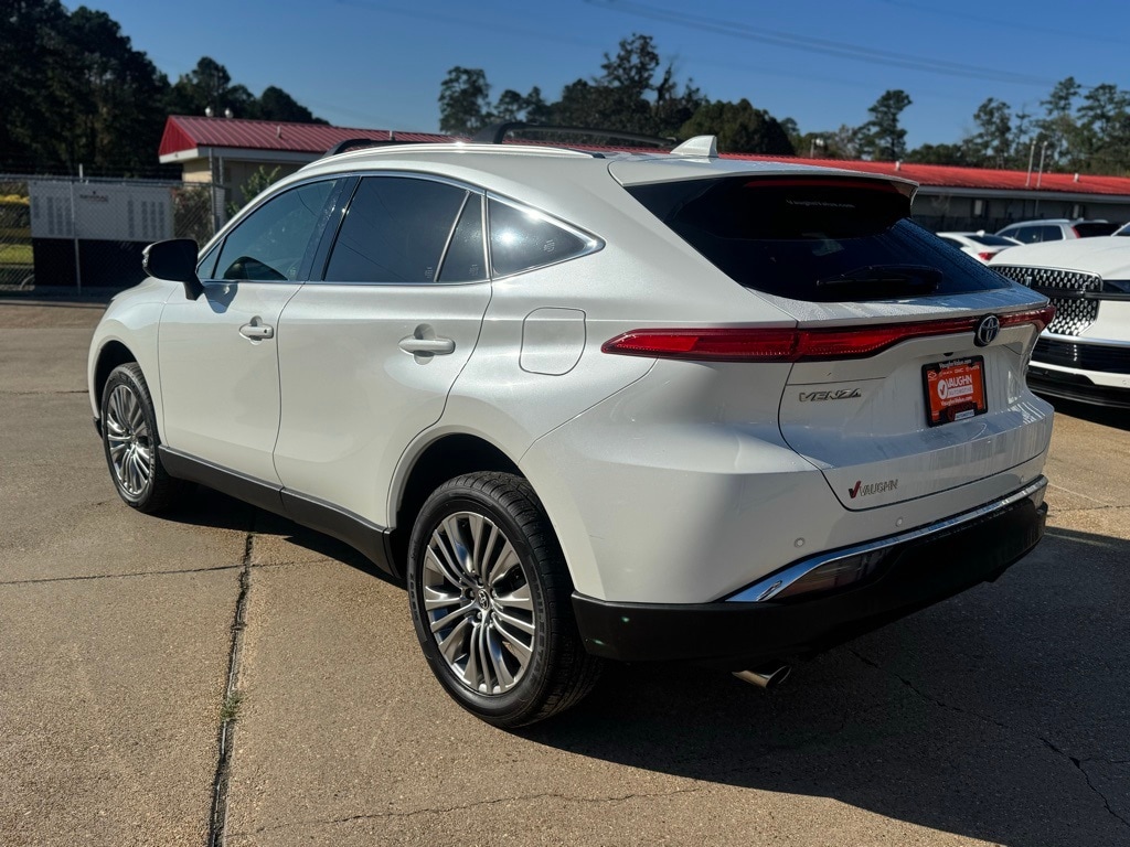 Used 2022 Toyota Venza XLE SUV