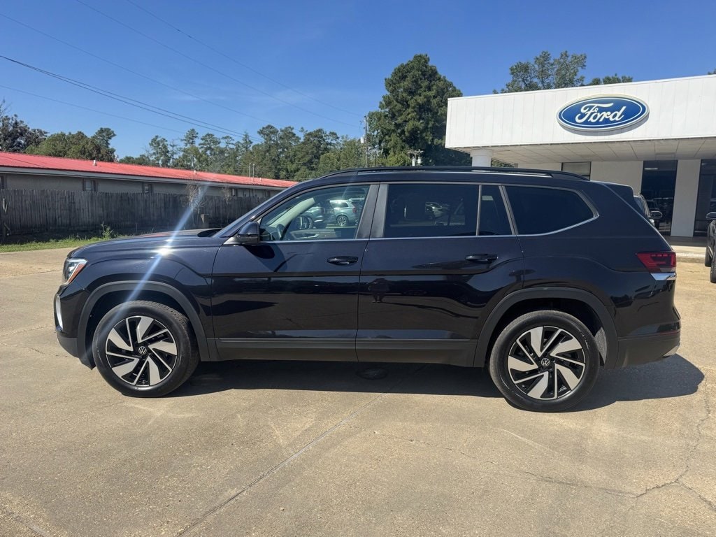 Used 2025 Volkswagen Atlas 2.0T SE w/Technology SUV