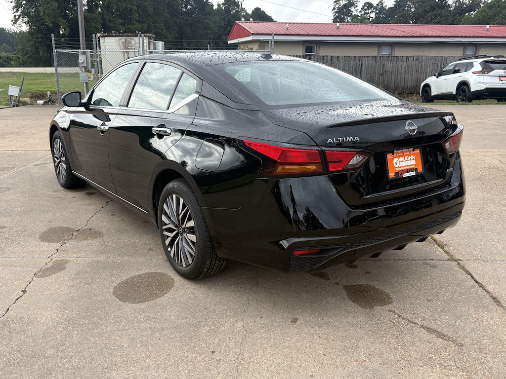 Used 2025 Nissan Altima SV Sedan
