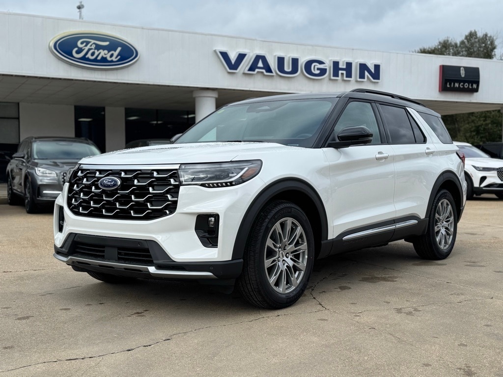 2026 Ford Explorer Platinum's photo