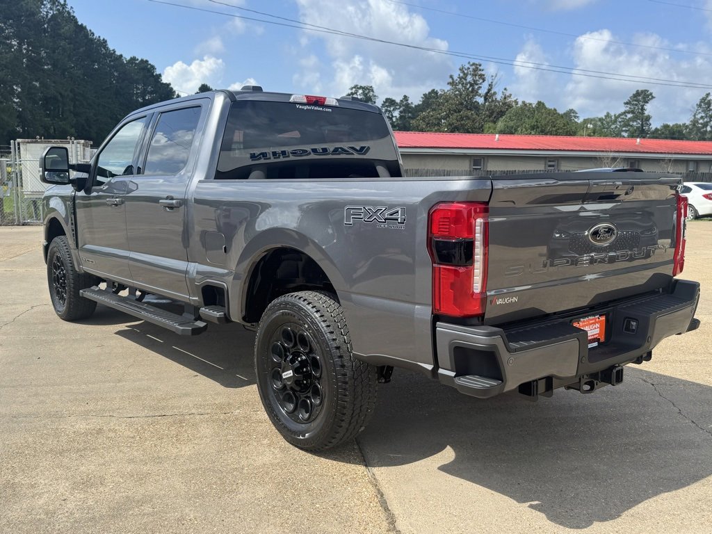 2025 Ford F-250 XLT photo 3