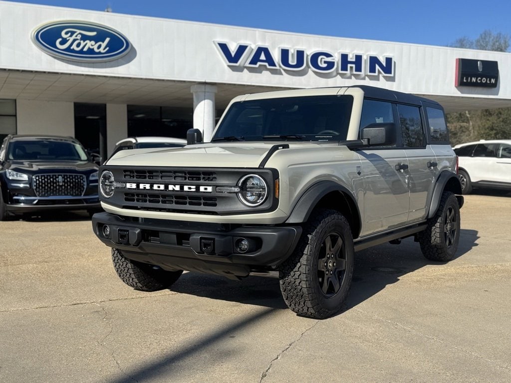 2025 Ford Bronco SUV 