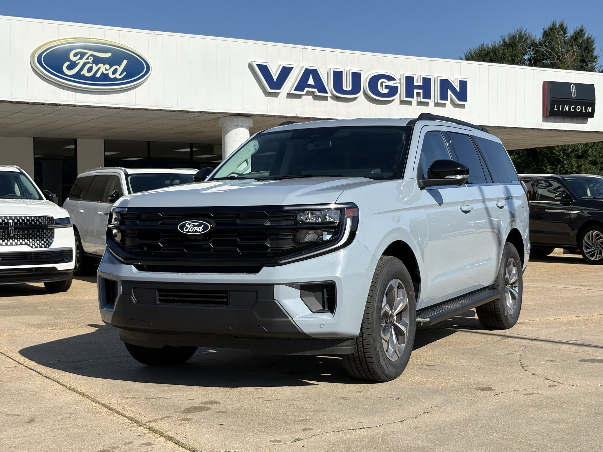 2027 Ford Expedition Active