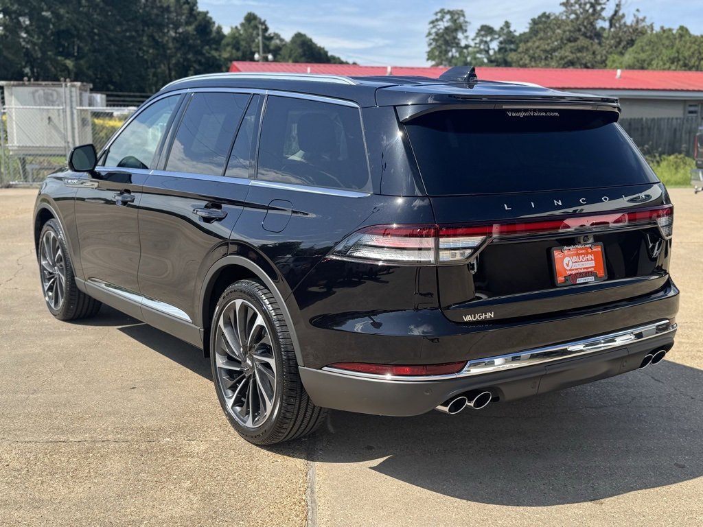 2025 Lincoln Aviator Reserve photo 3