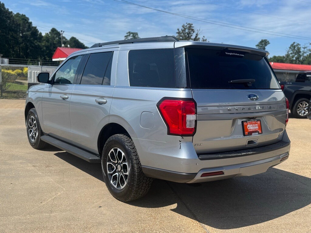 2024 Ford Expedition XLT photo 3
