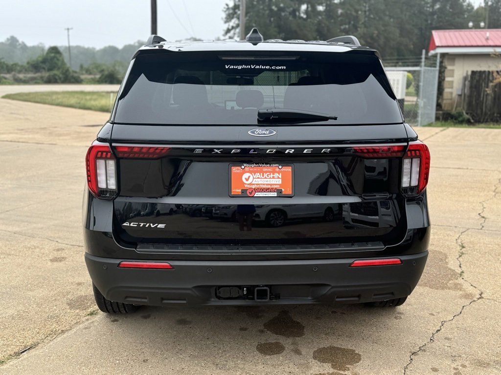 2025 Ford Explorer photo 4