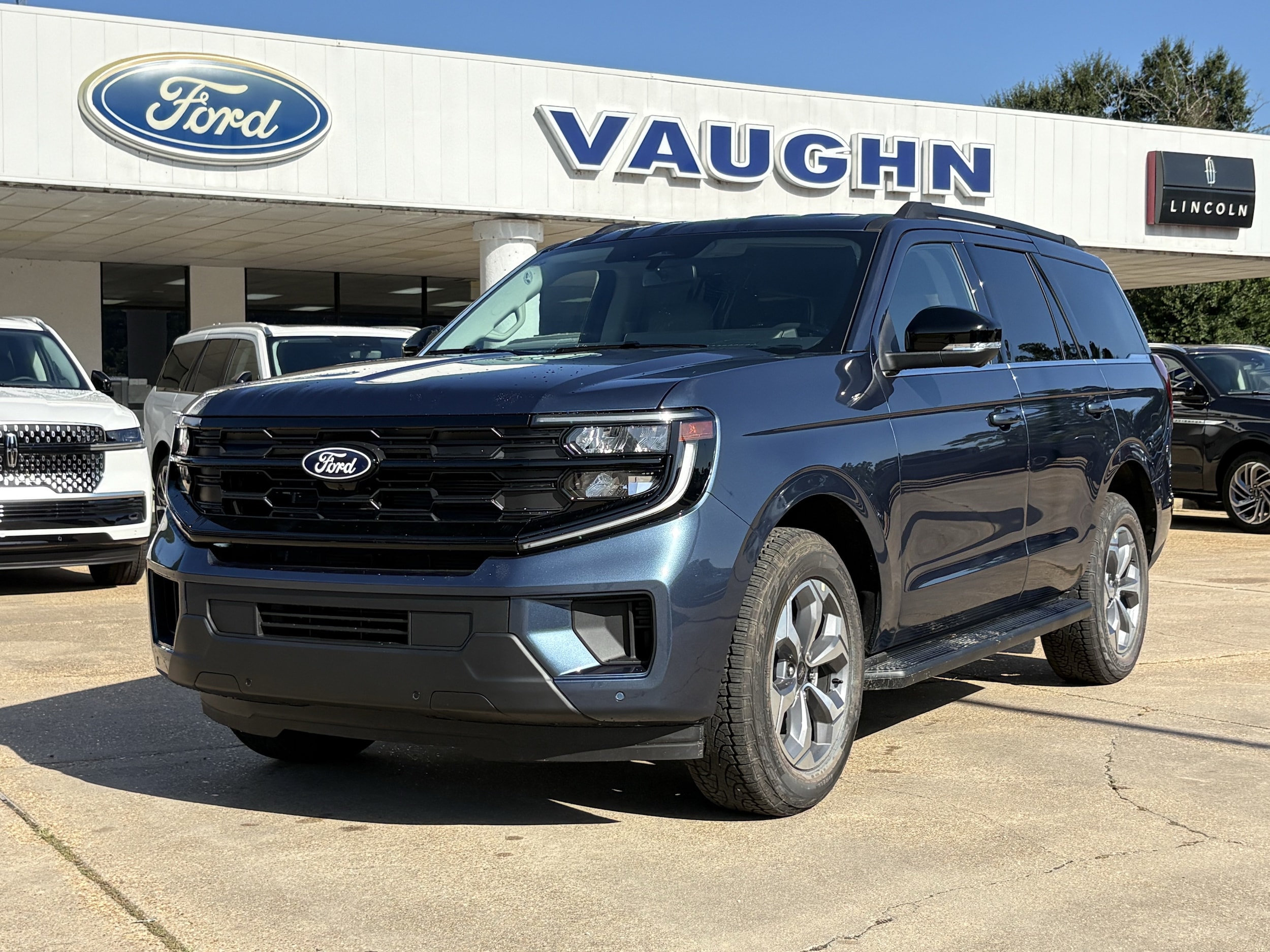 2027 Ford Expedition Active