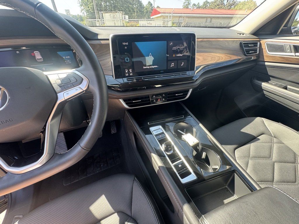 2025 Volkswagen Atlas SE w/Tech - Photo 12