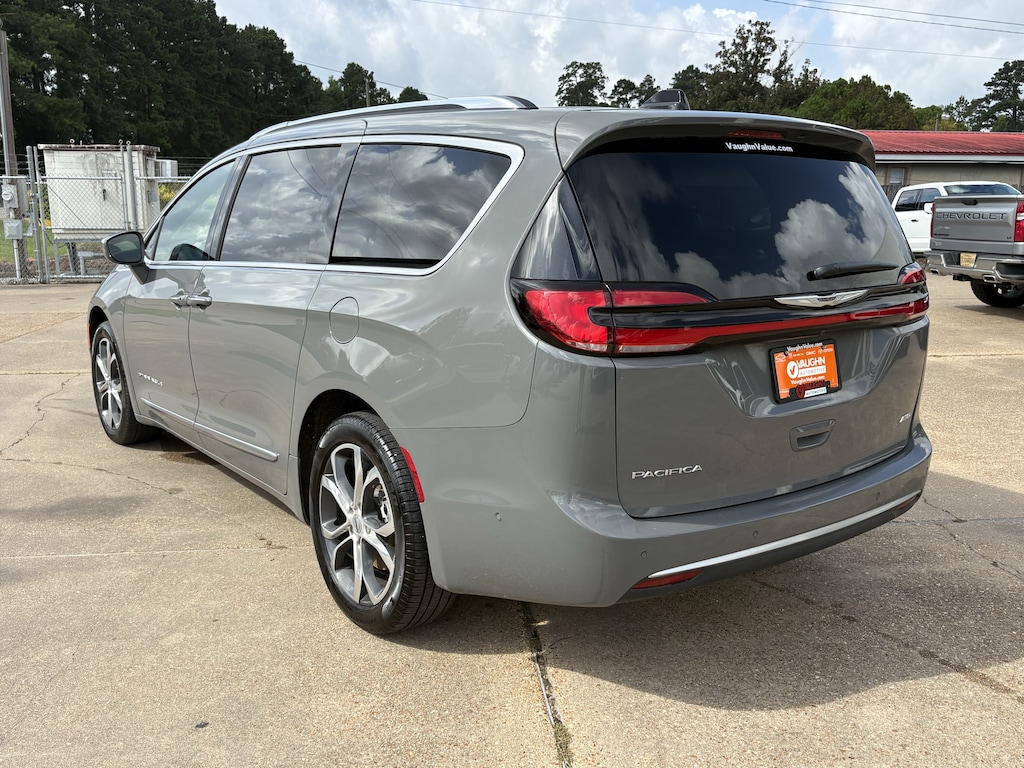 Used 2024 Chrysler Pacifica Pinnacle Van Passenger Van