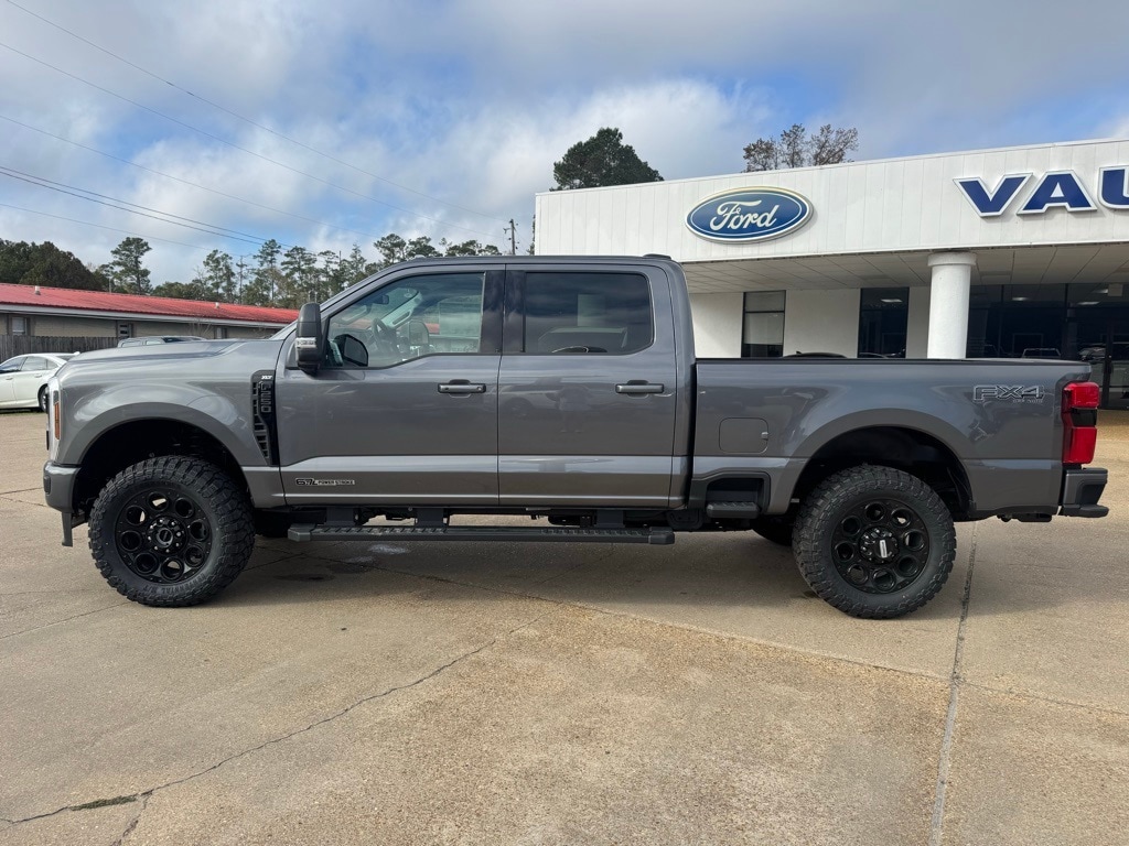 New 2025 Ford F-250SD XLT Truck Crew Cab