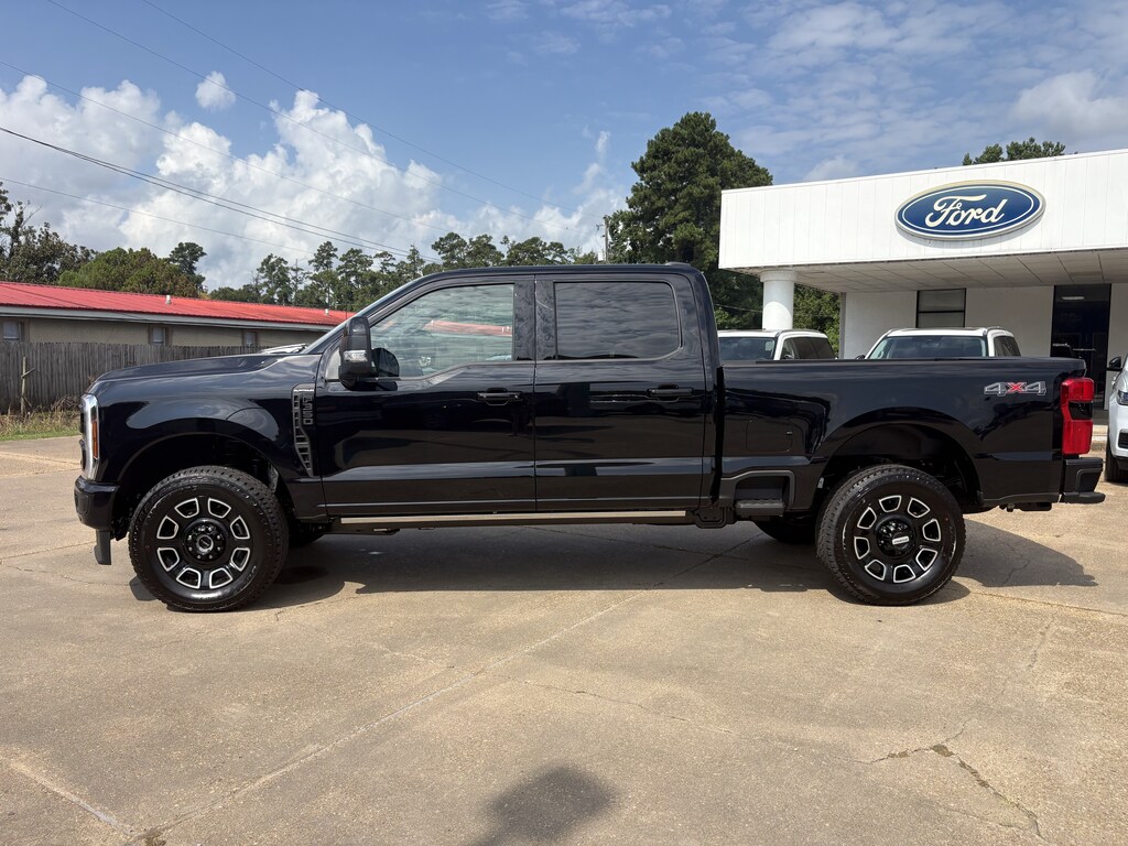 New 2026 Ford Super Duty F-350 SRW Platinum Truck Crew Cab