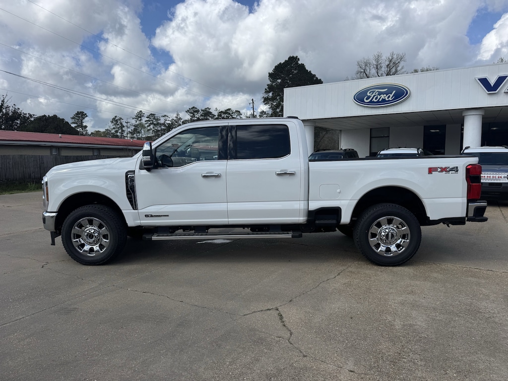New 2026 Ford Super Duty F-250 SRW Lariat Truck Crew Cab