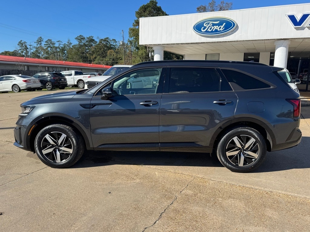 Used 2023 Kia Sorento S SUV