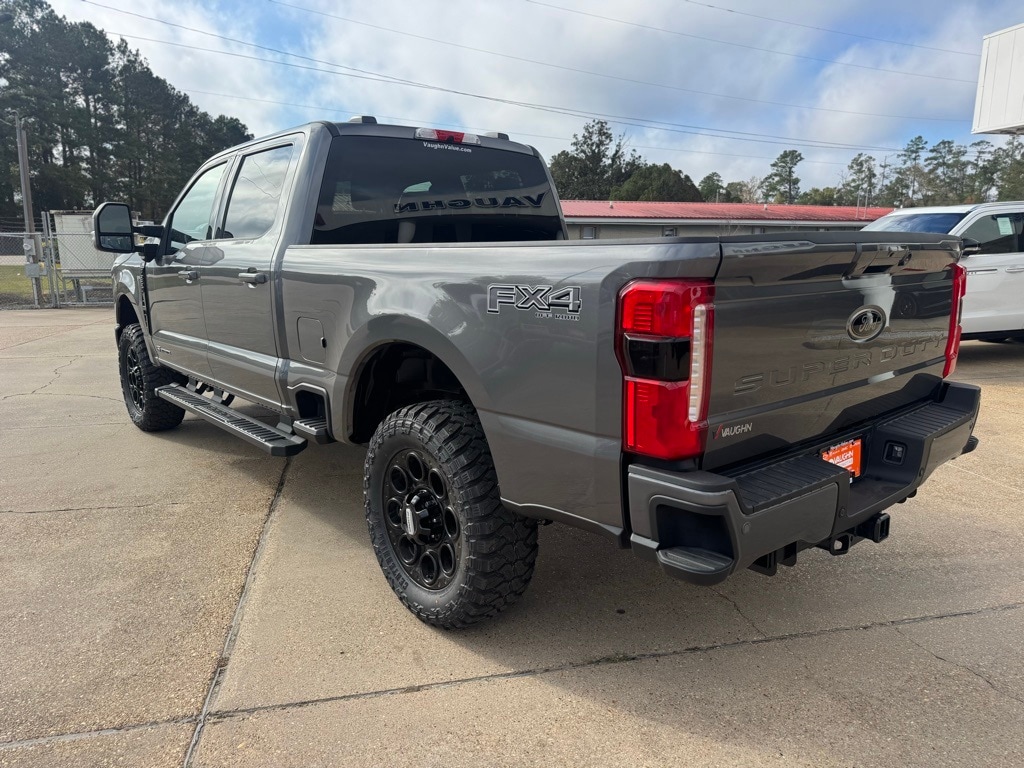 New 2025 Ford F-250SD XLT Truck Crew Cab