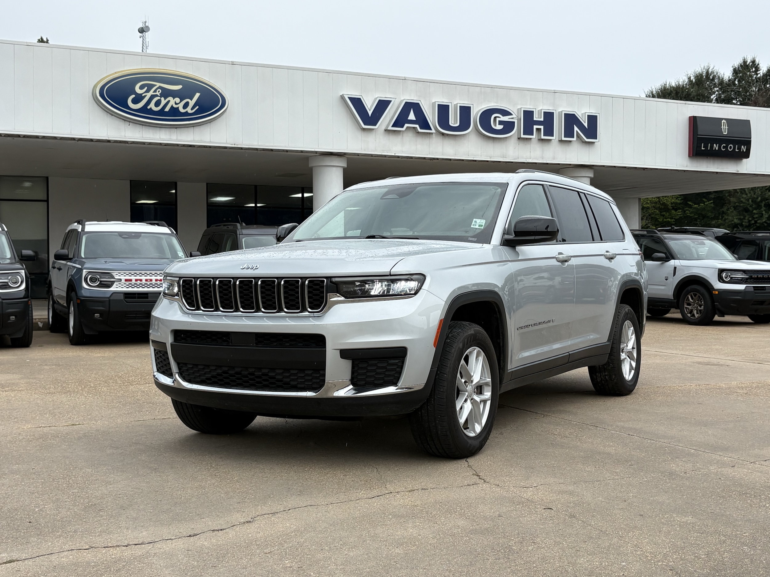 2023 Jeep Grand Cherokee L Laredo