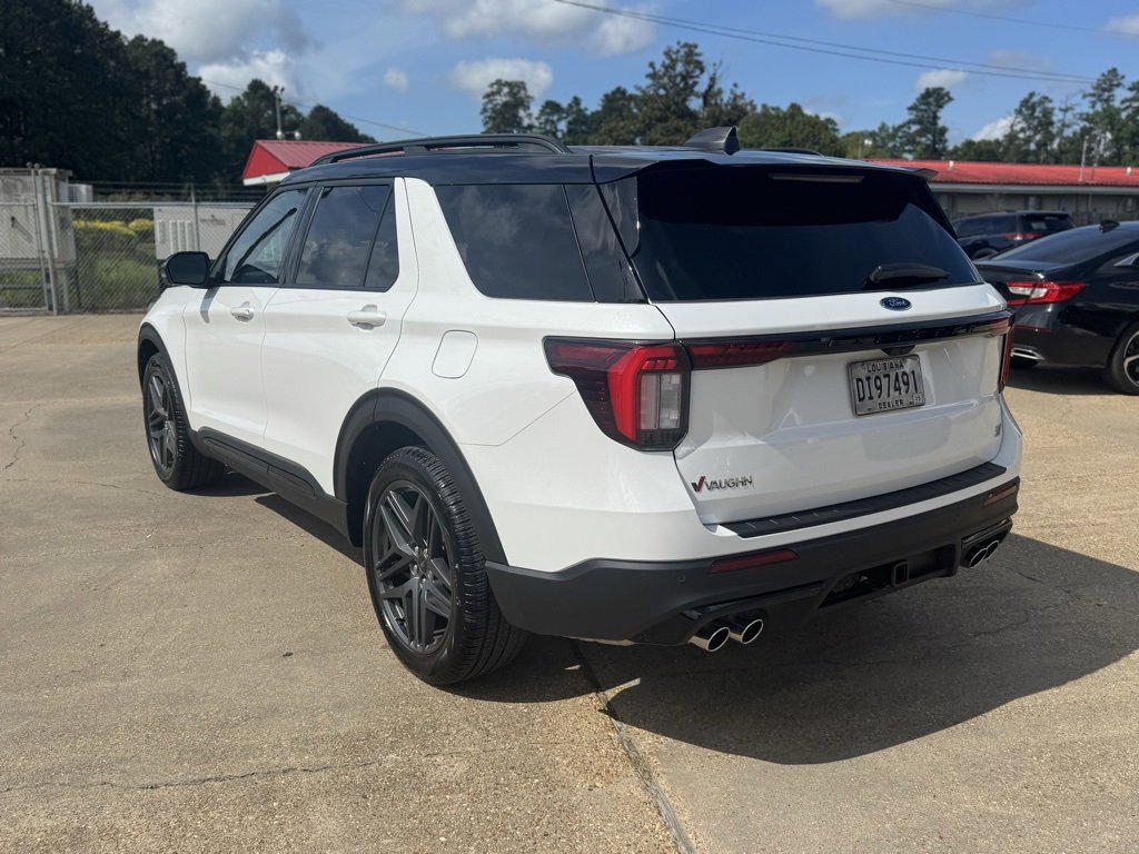 2025 Ford Explorer ST photo 3