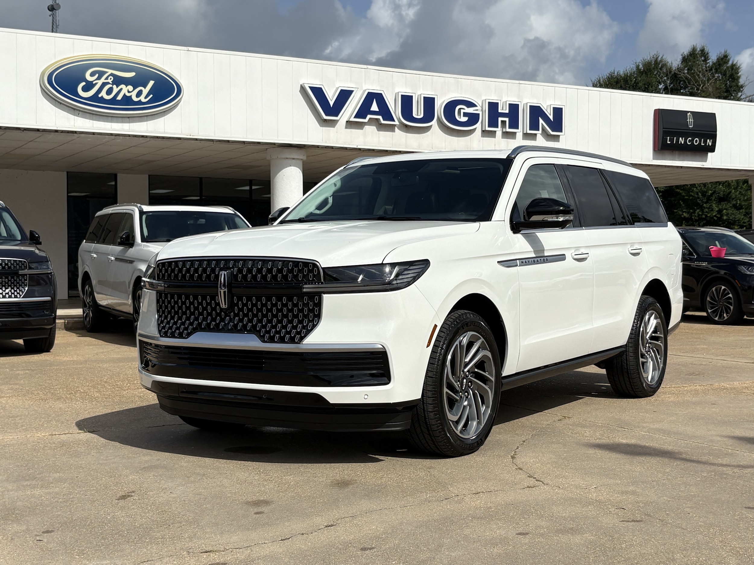 2027 Lincoln Navigator