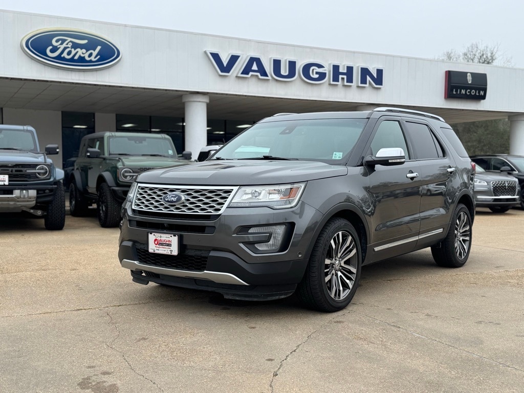 2016 Ford Explorer Platinum's photo