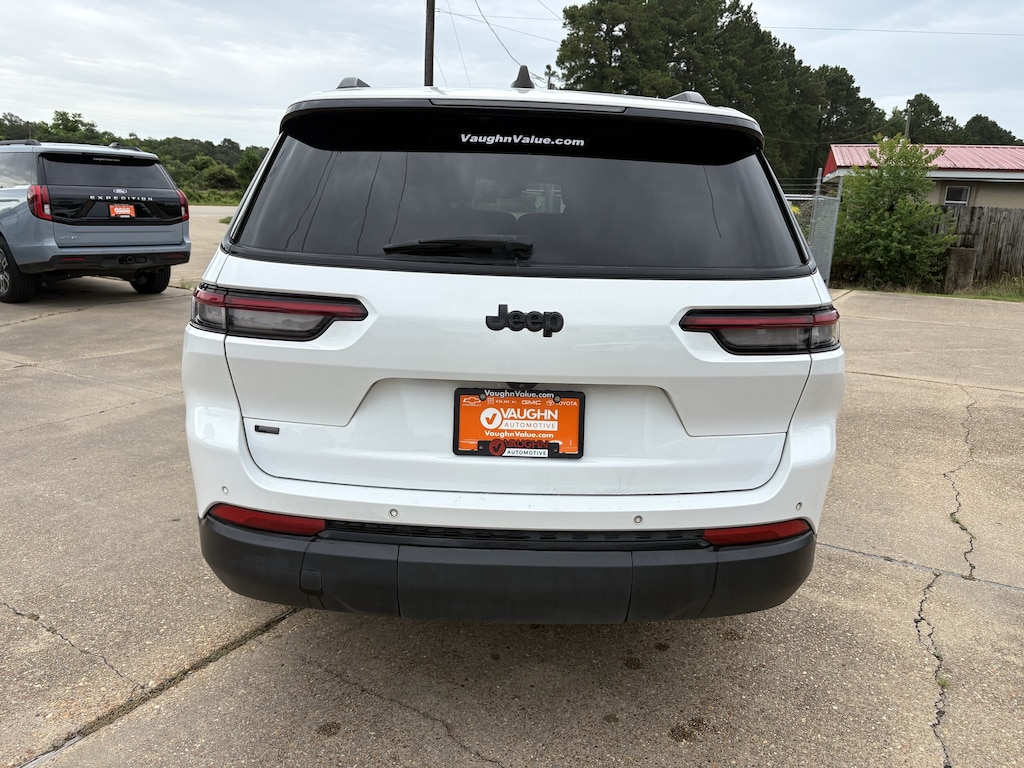 Used 2023 Jeep Grand Cherokee L Laredo SUV