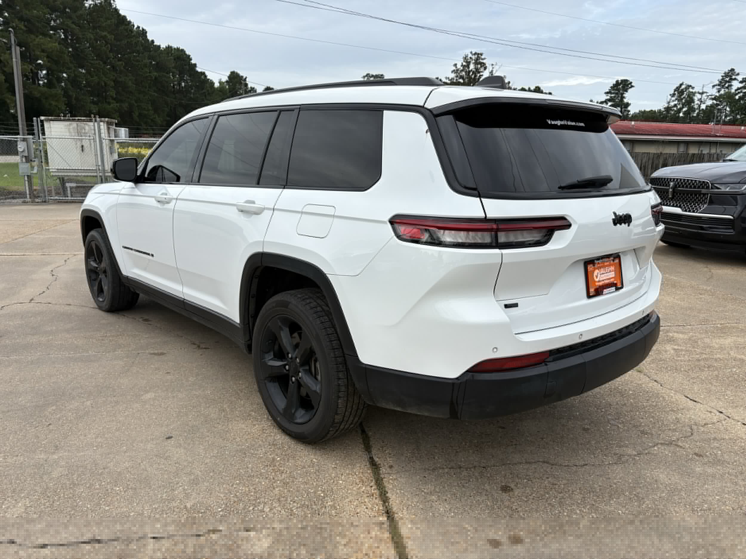 Used 2023 Jeep Grand Cherokee L Laredo SUV