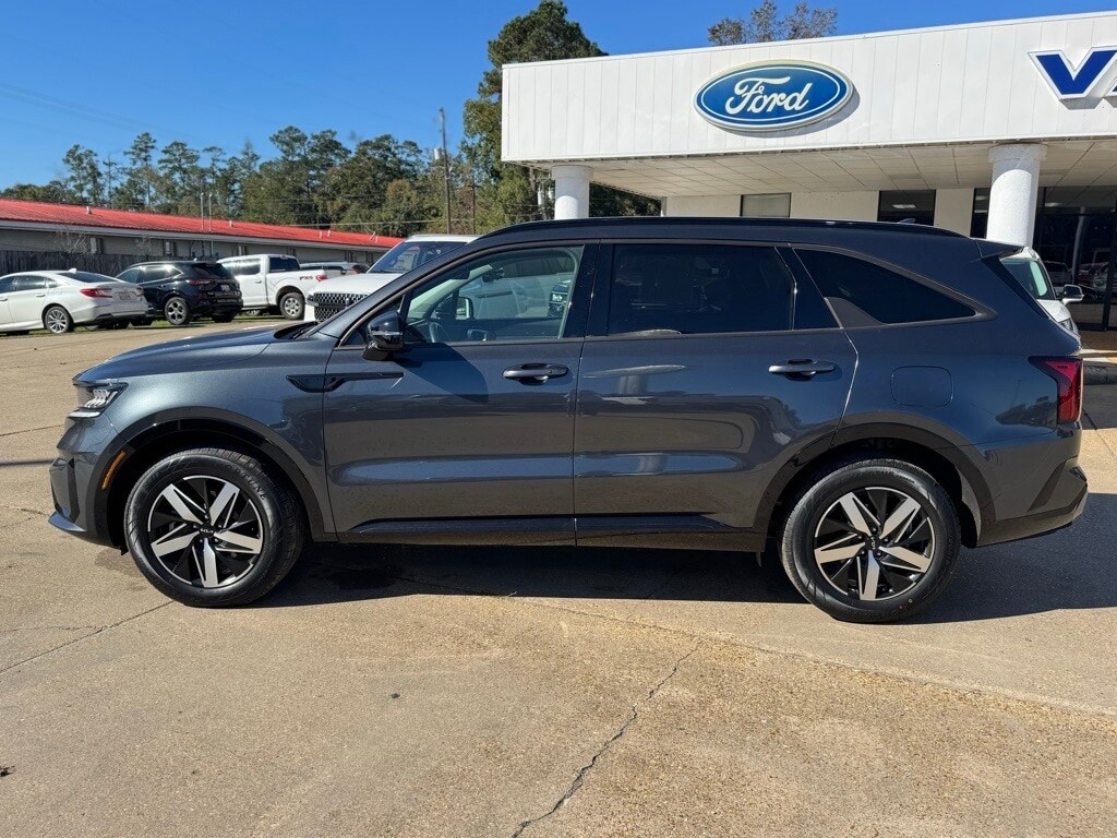 Used 2023 Kia Sorento S SUV