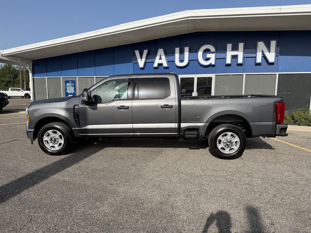 New 2026 Ford Super Duty F-350 SRW Truck Crew Cab